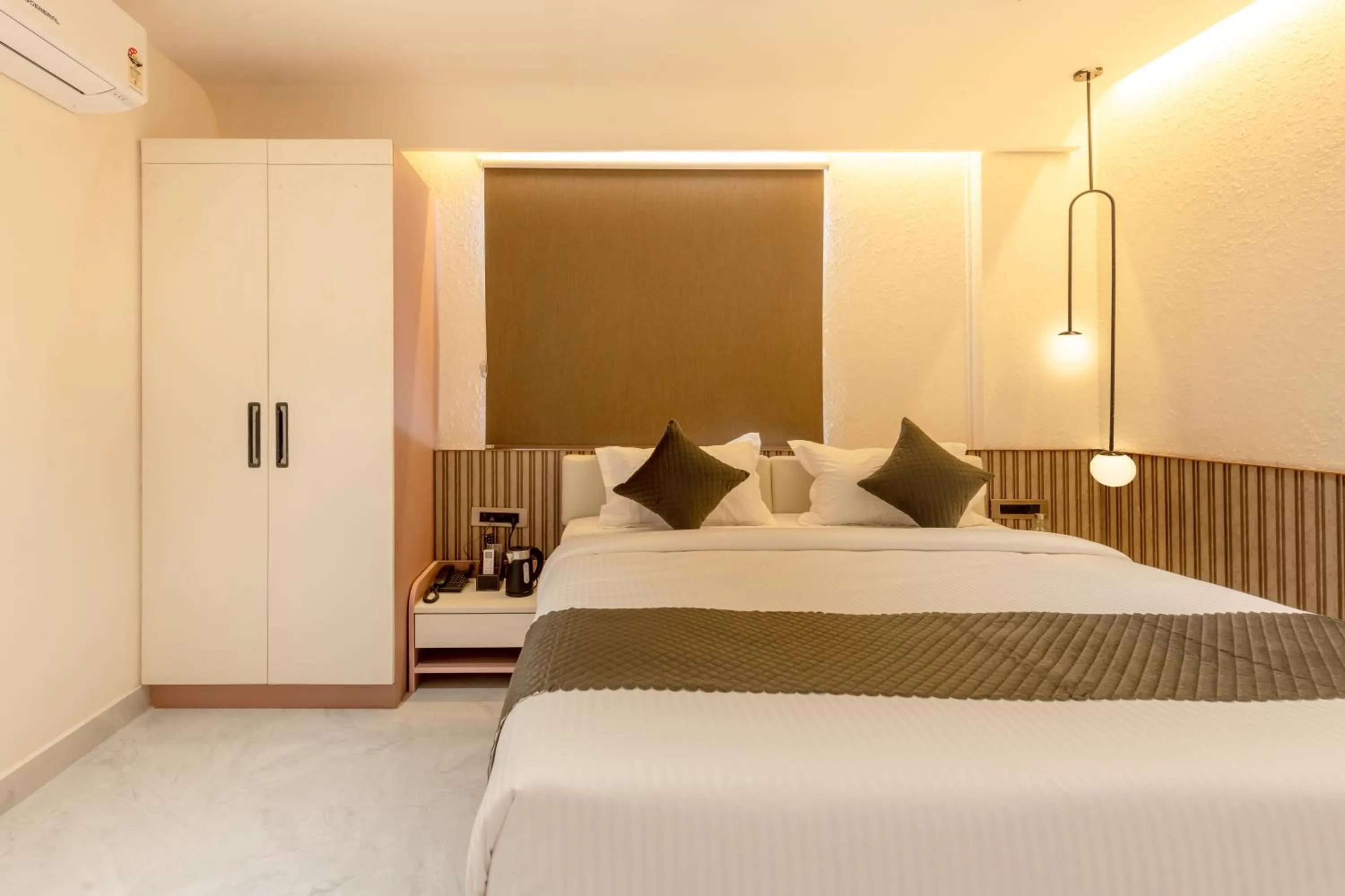 Bedroom, Bed in Legacy Inn, Mysore