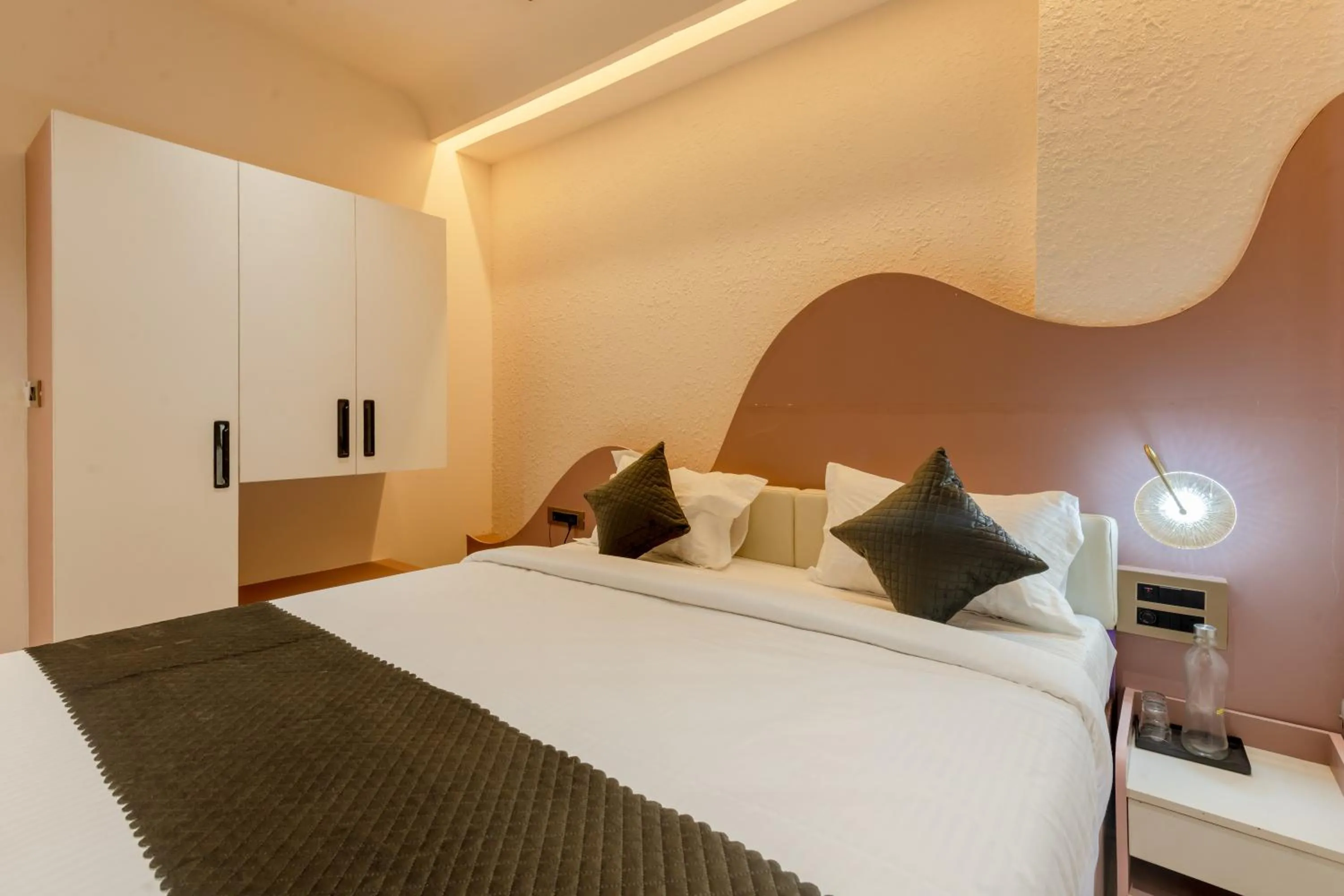 Photo of the whole room, Bed in Legacy Inn, Mysore