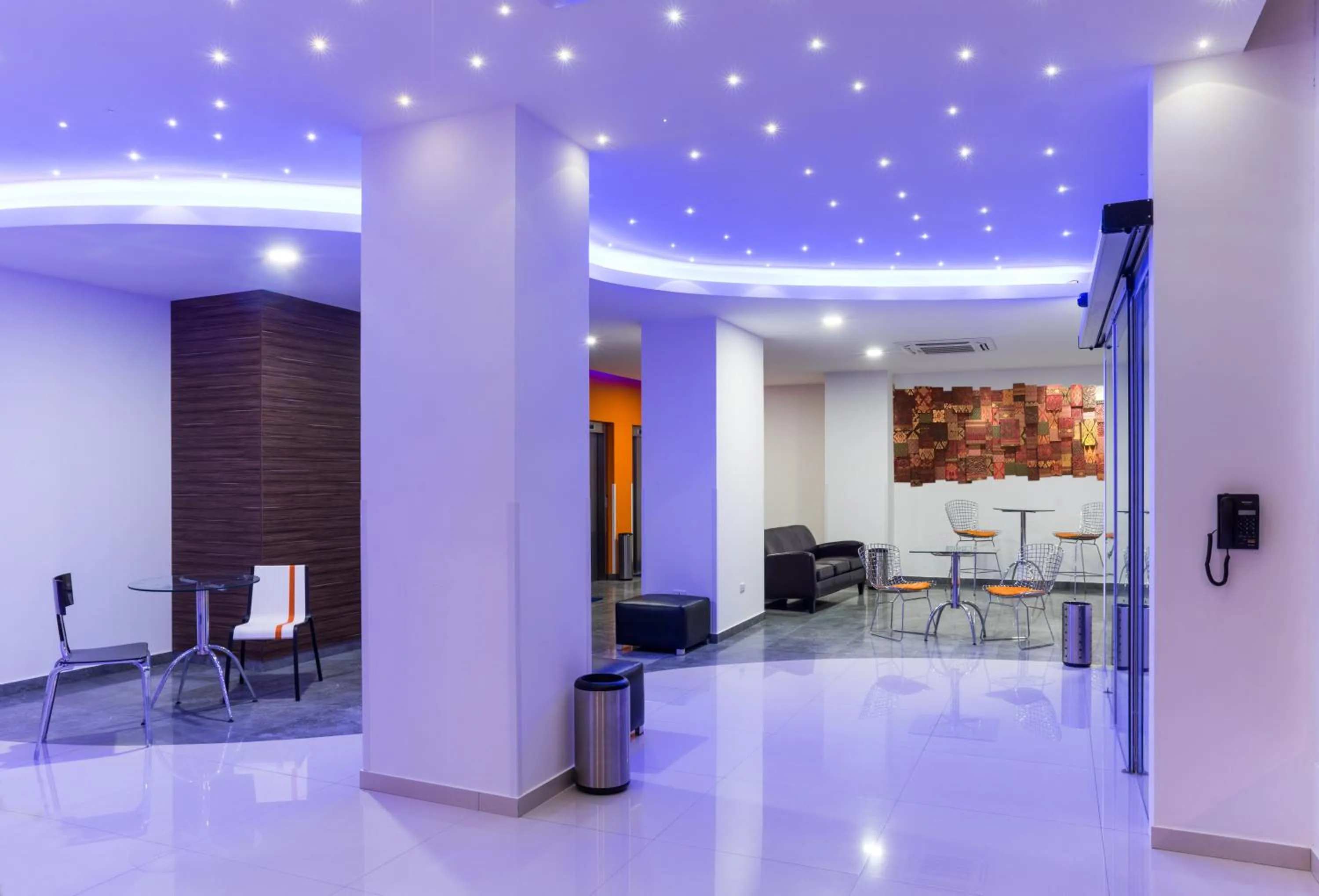 Facade/entrance in LP Equipetrol