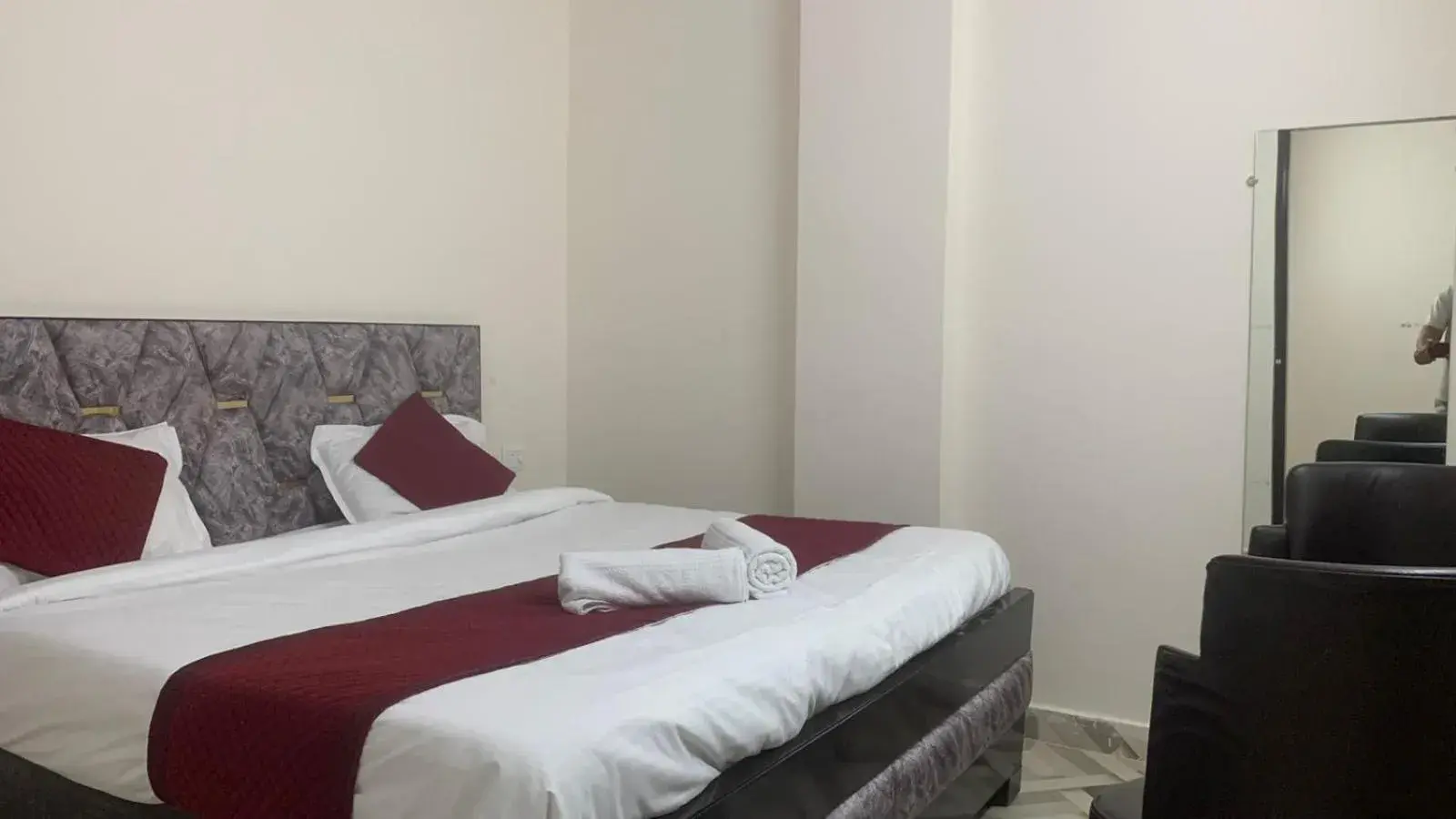 Two-Bedroom Apartment with City View in Hotel Glass Castle Near Yashobhoomi Two-Bedroom Apartment with City View in Hotel Glass Castle Near Yashobhoomi