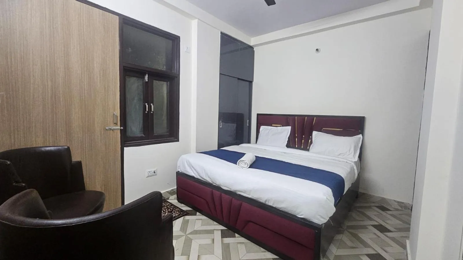 Deluxe Double Room with Castle View in Hotel Glass Castle Near Yashobhoomi