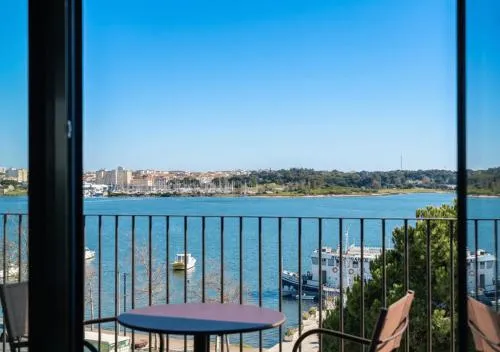 Upon Harbor - Seixal Bay Hotel