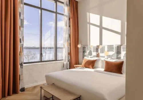 Upon Harbor - Seixal Bay Hotel