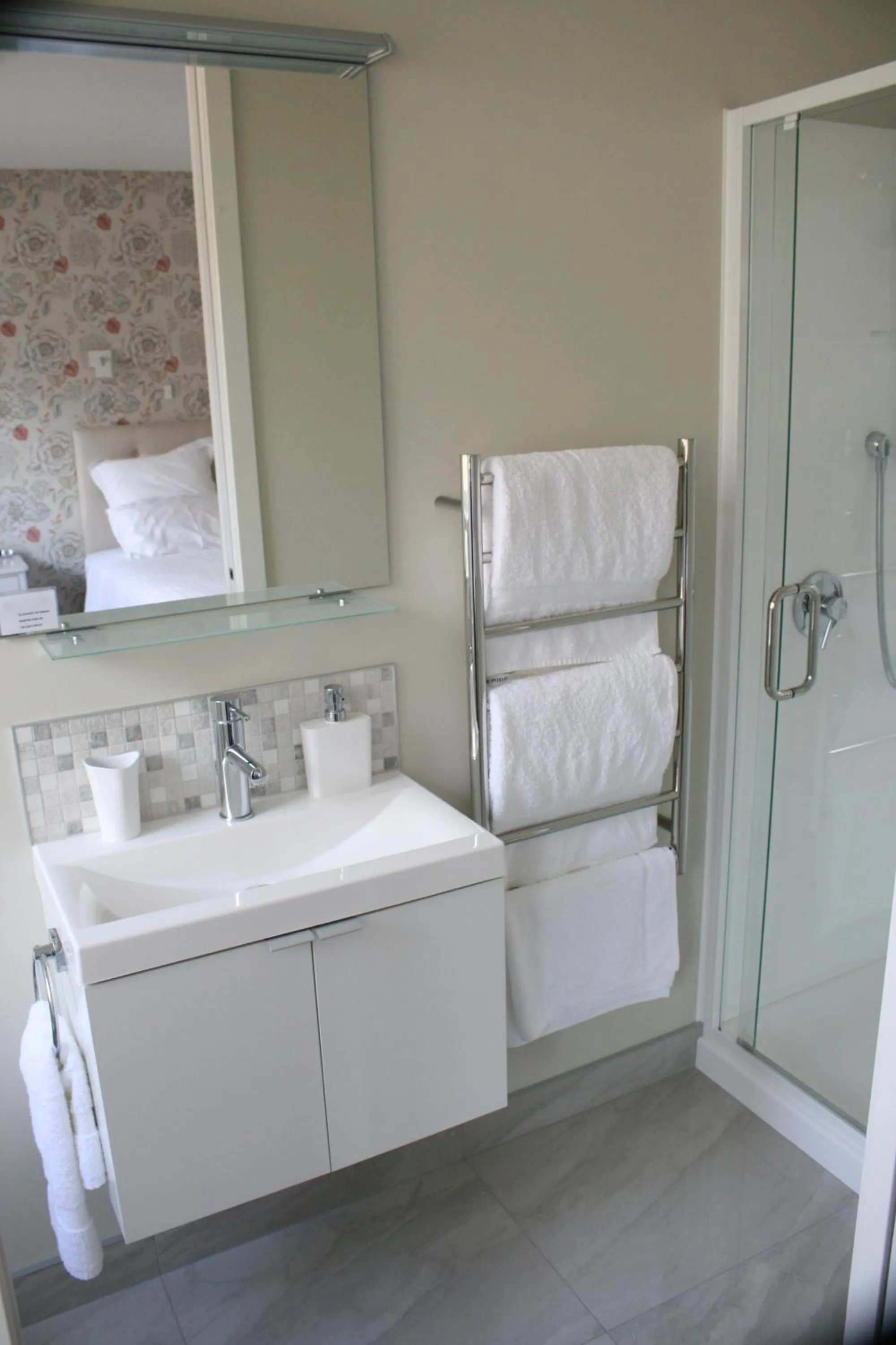 Shower in Grosvenor House B&B