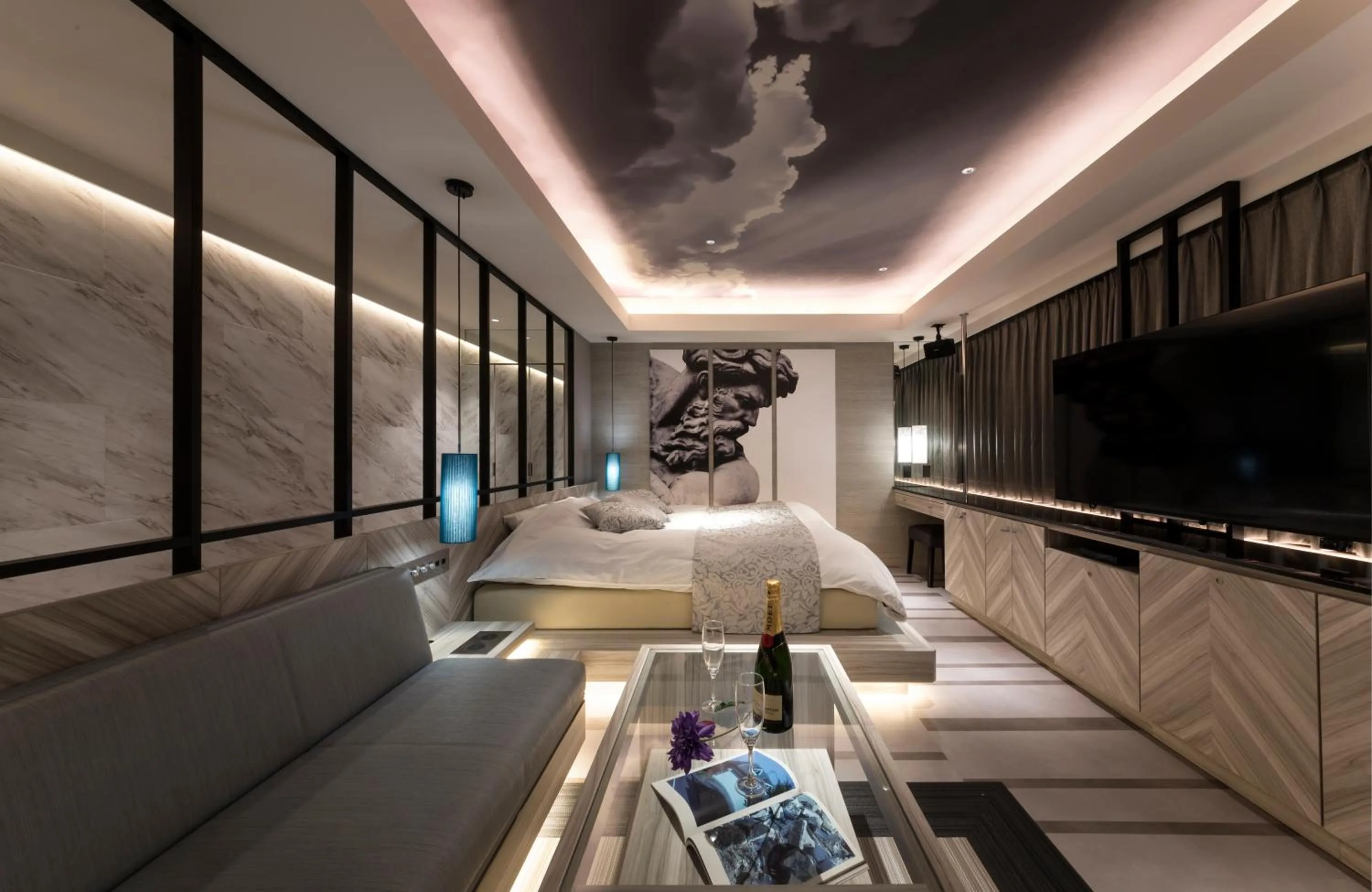 Living room in HOTEL FINE - INTO THE PREMlUM -