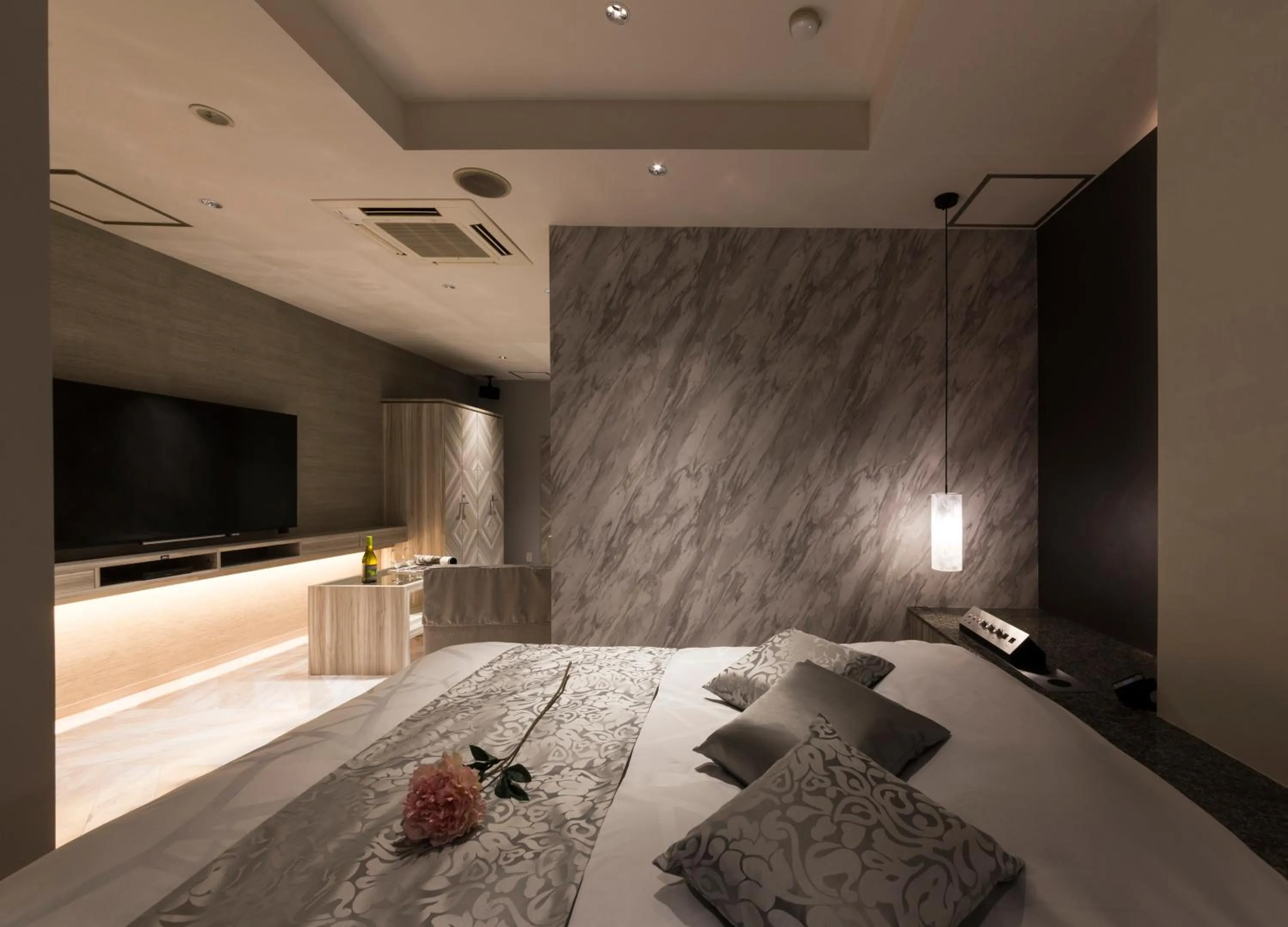 Bed in HOTEL FINE - INTO THE PREMlUM -