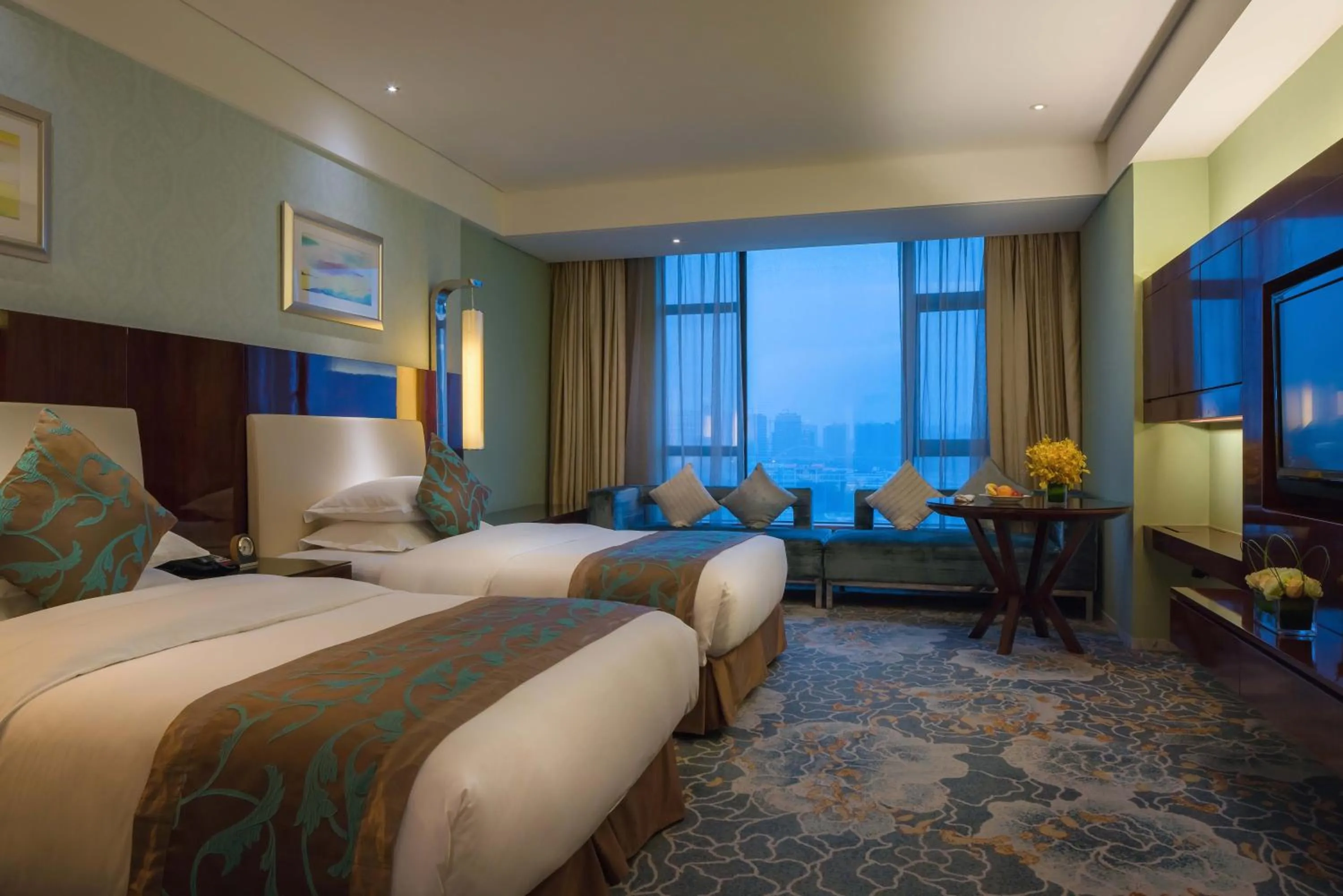 Bedroom, Bed in Happiness Hotel