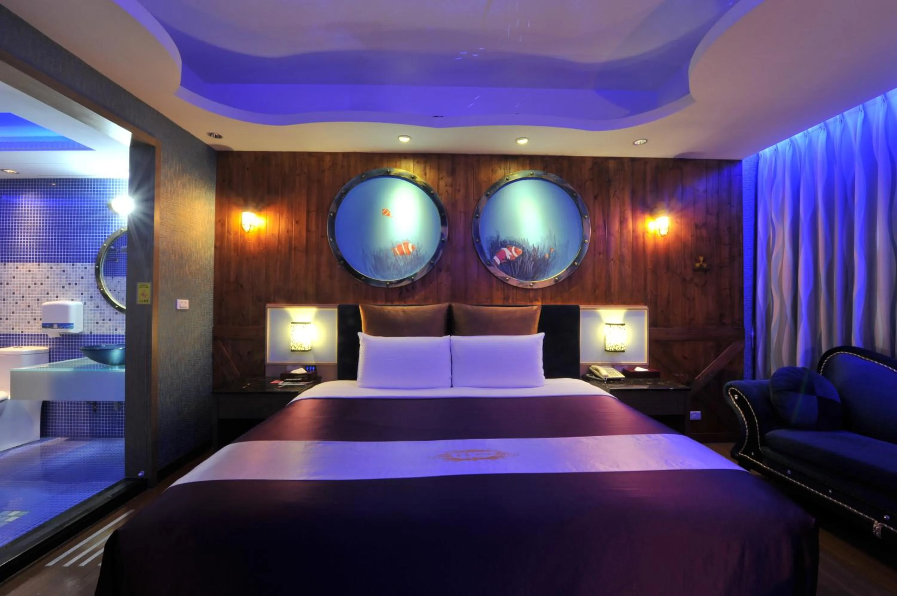 Photo of the whole room, Bed in ZJ Motel