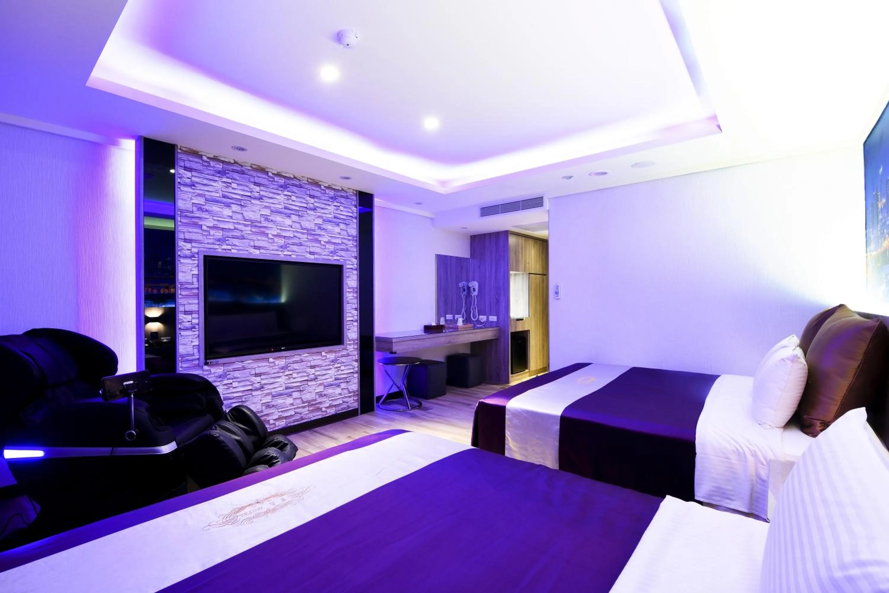 Photo of the whole room, Bed in ZJ Motel