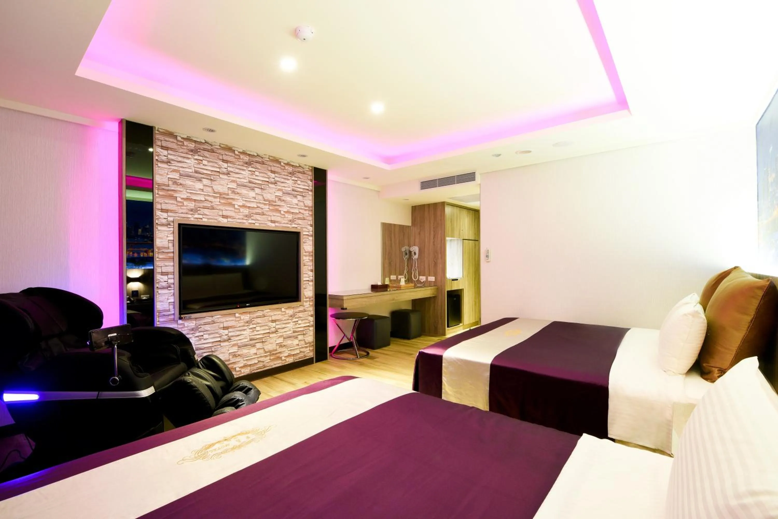 Photo of the whole room, Bed in ZJ Motel