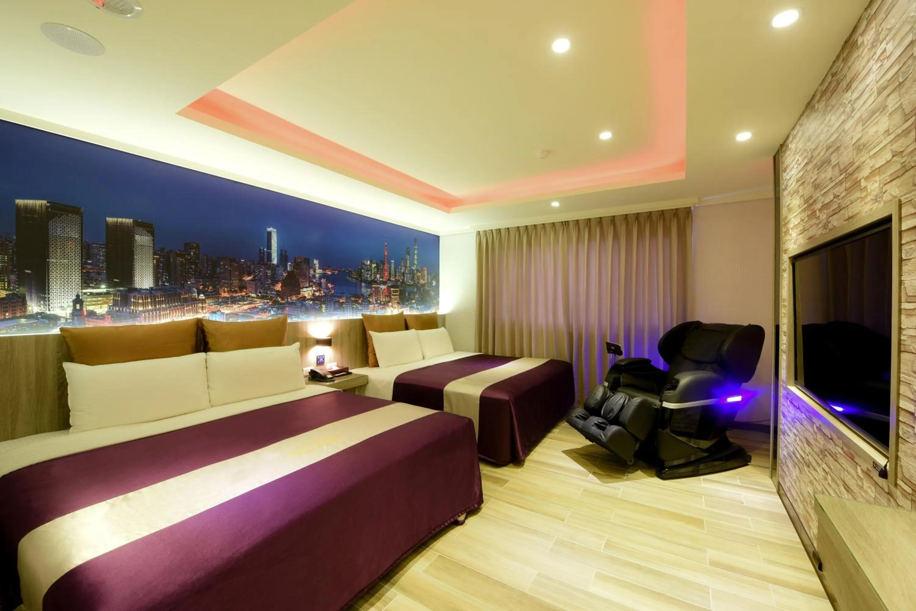 Photo of the whole room in ZJ Motel