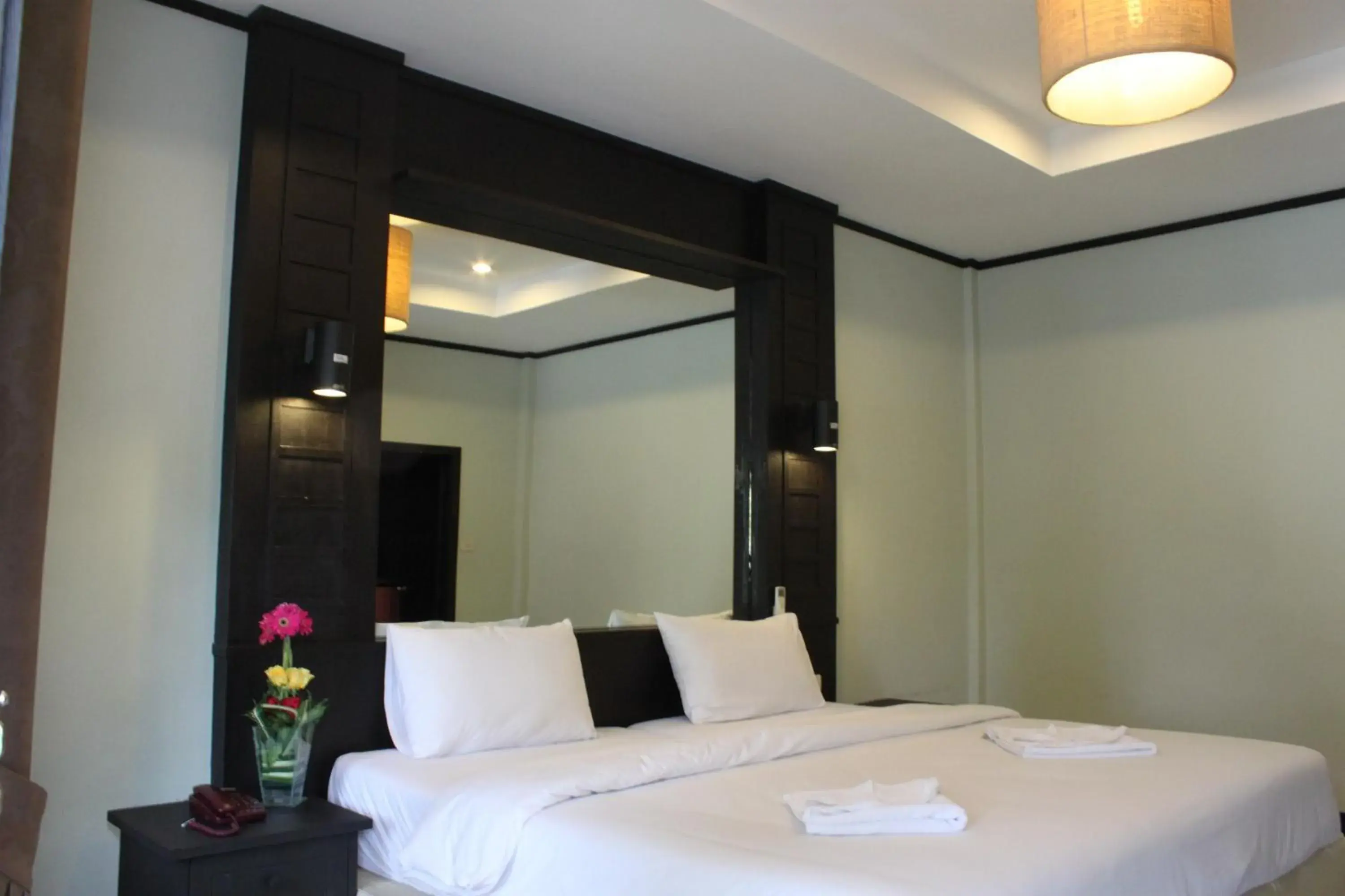 Bed, Room Photo in Nice Resort Pattaya