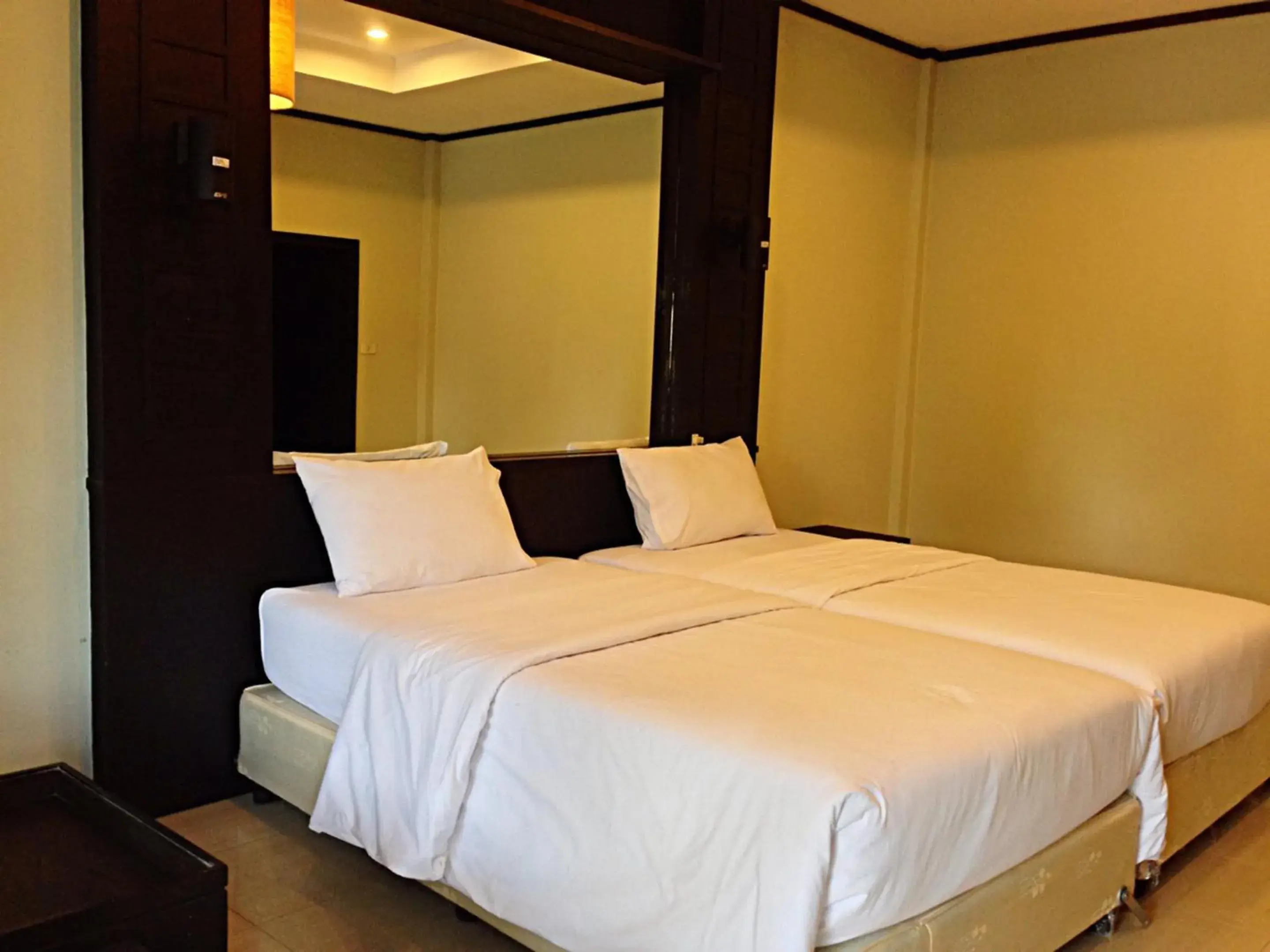 Bed in Nice Resort Pattaya