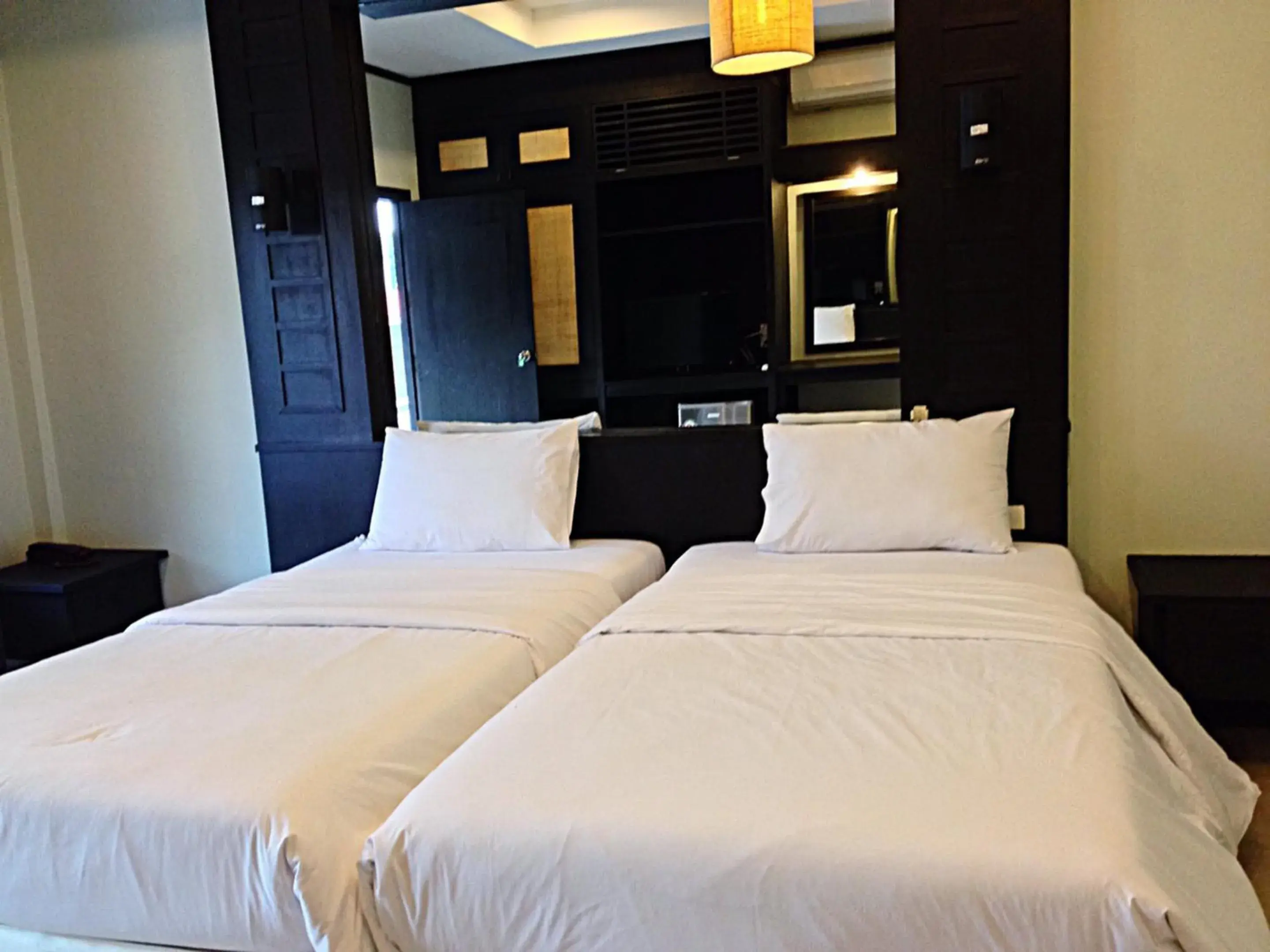 Other, Bed in Nice Resort Pattaya