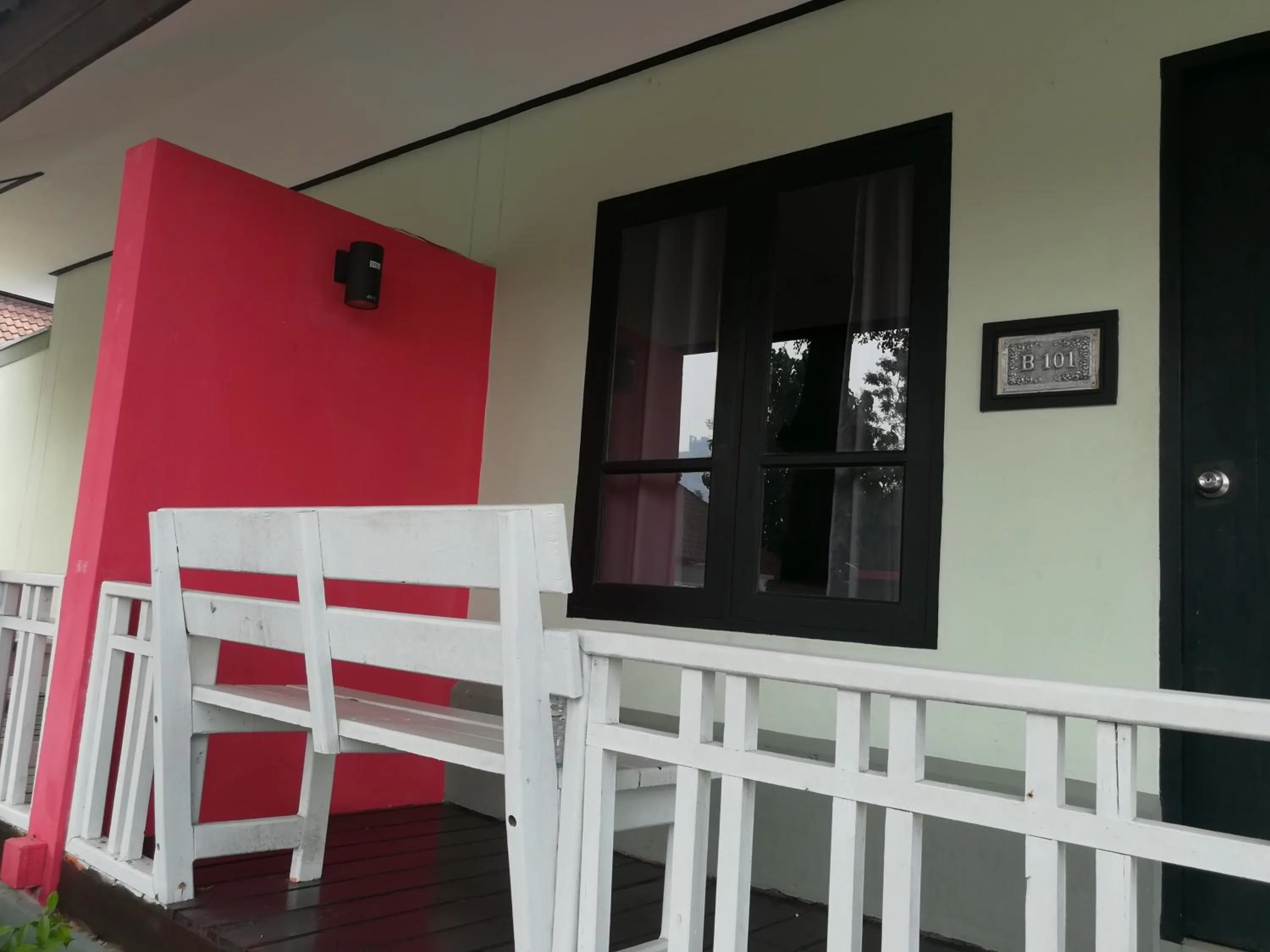 Facade/entrance in Nice Resort Pattaya