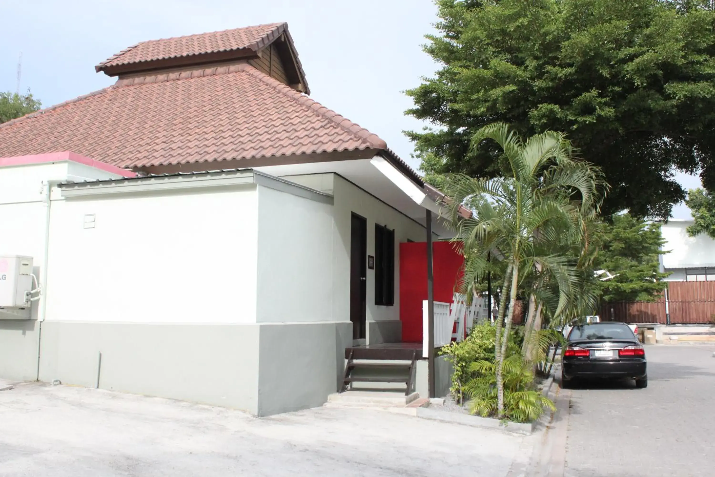 Facade/entrance, Property Building in Nice Resort Pattaya