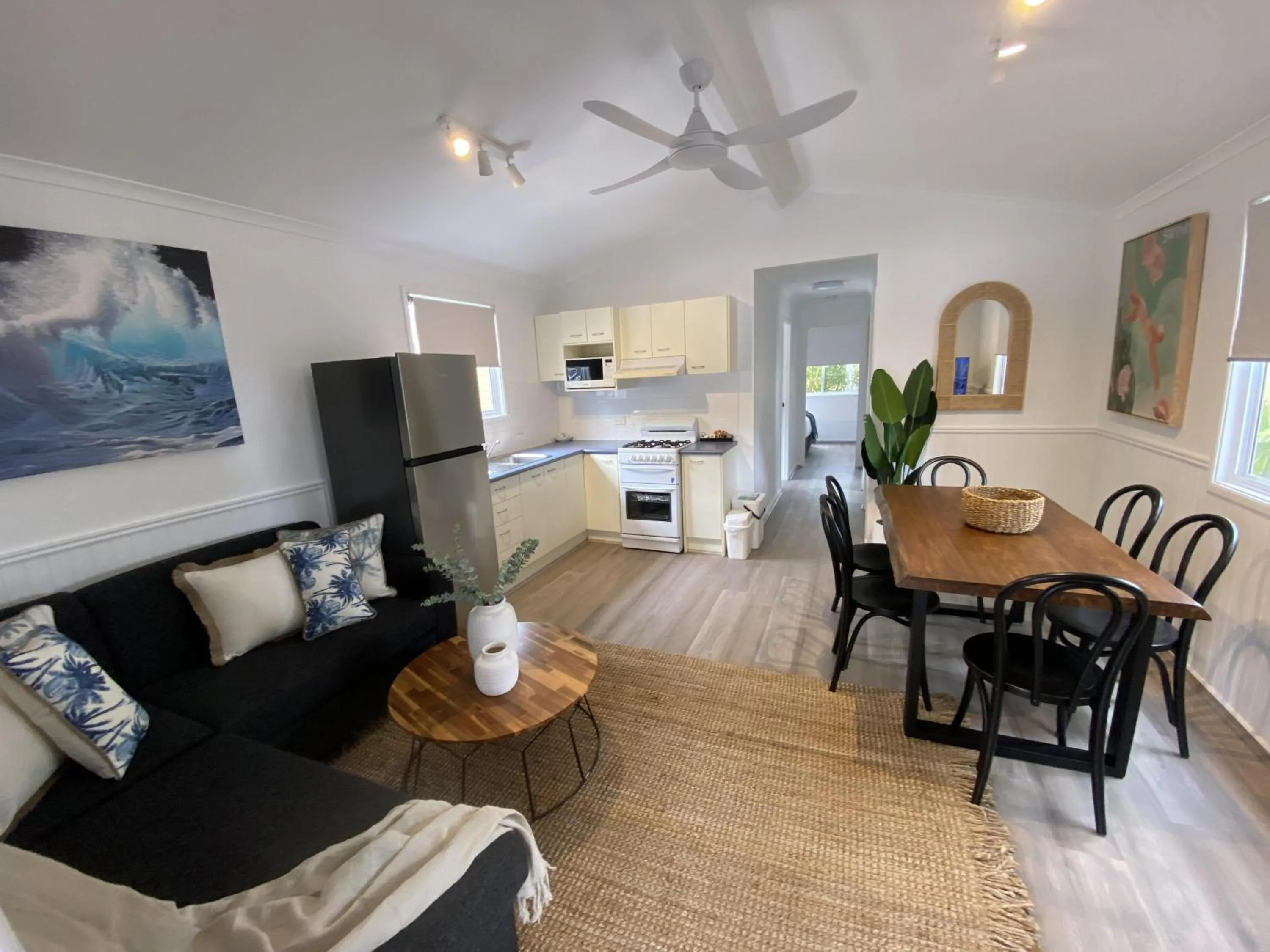 Dining area in Ingenia Holidays Byron Bay