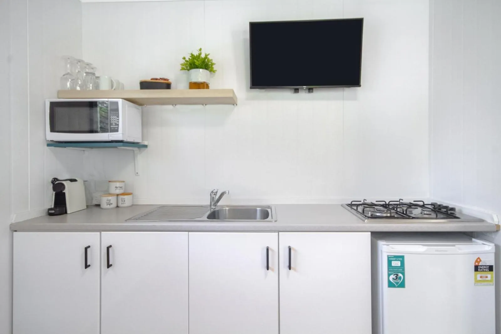 Kitchen or kitchenette in Ingenia Holidays Byron Bay
