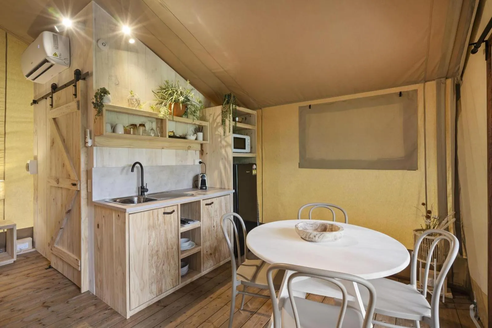 kitchen in Ingenia Holidays Byron Bay