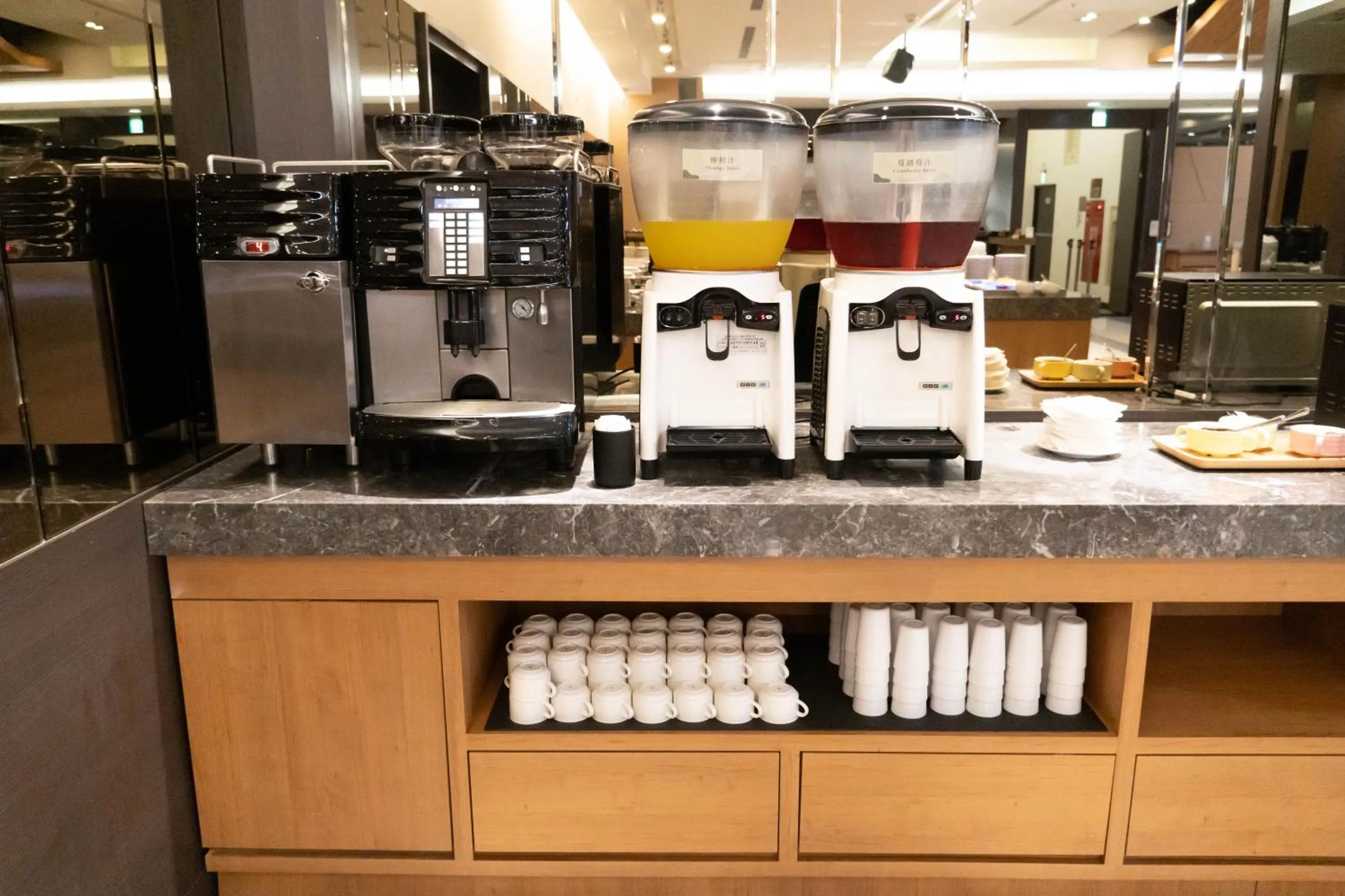 Restaurant/places to eat in Green Hotel - Tea Way