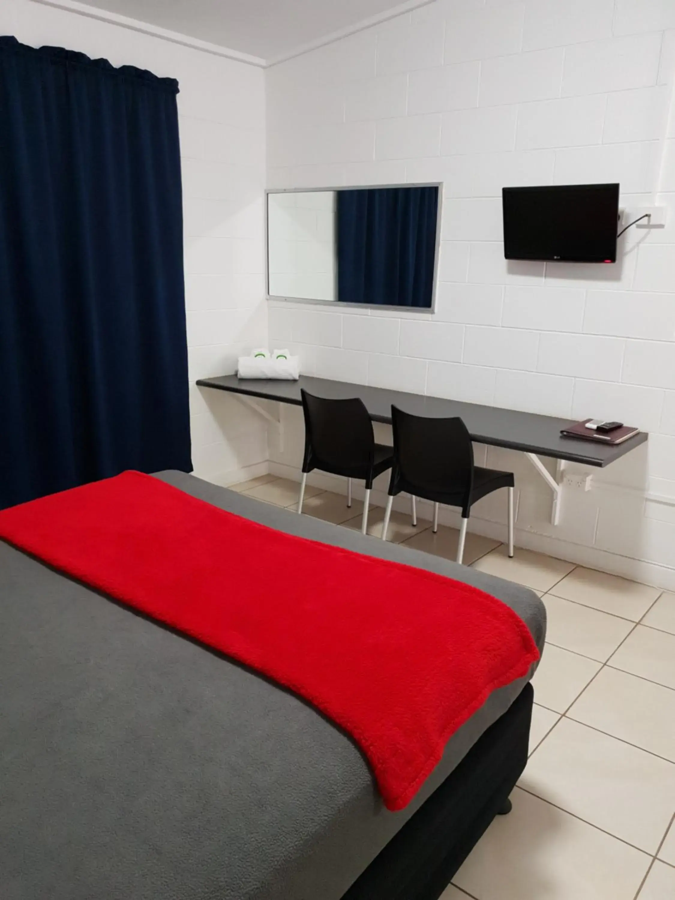 Budget Double or Twin Room in Capricorn Hotel Budget Double or Twin Room in Capricorn Hotel