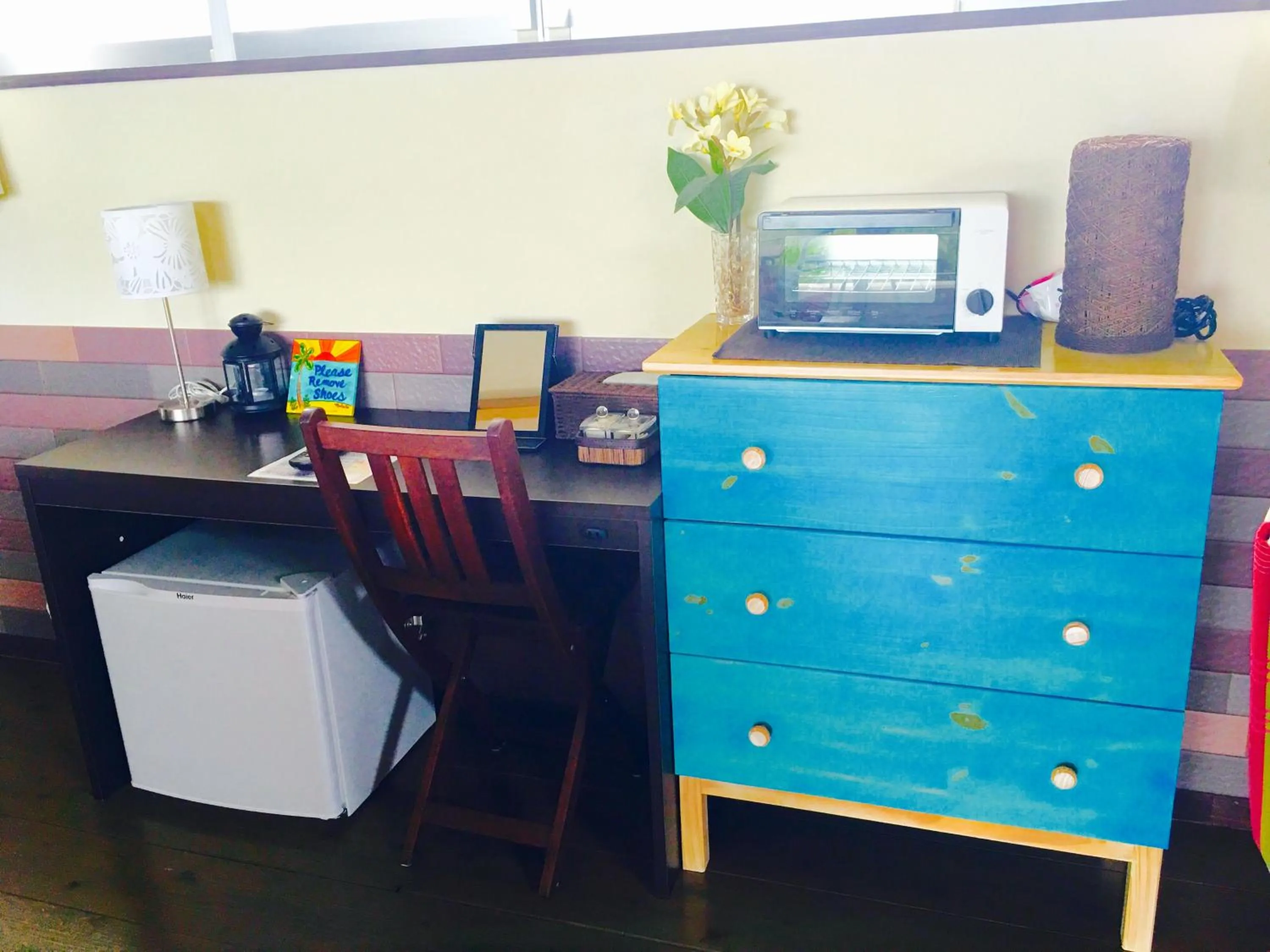 Photo of the whole room in Ma-Blue Garden House