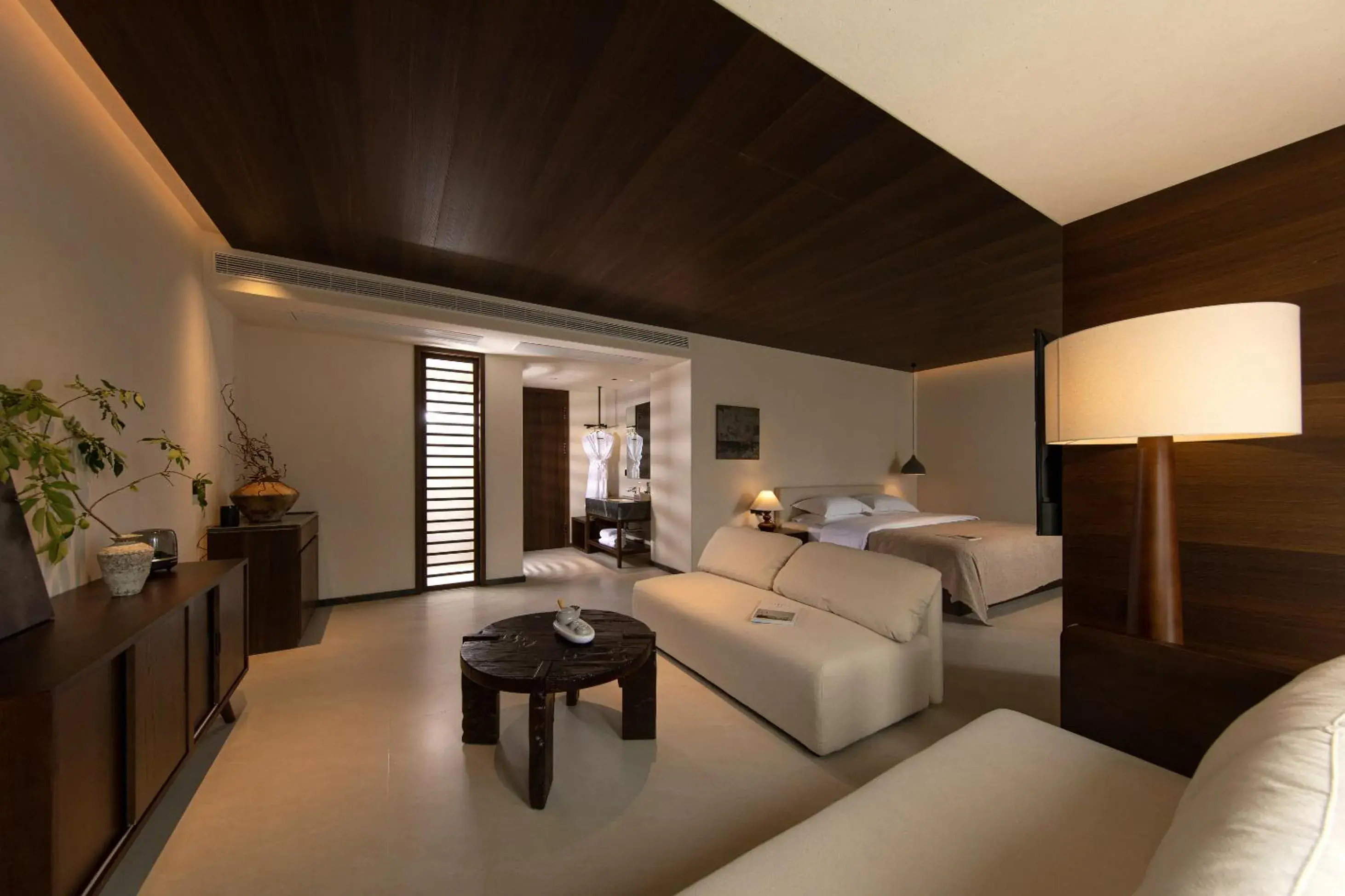 Executive Suite in LiJiang Azure Horizon Hotel-The Big Water Wheel Branch Executive Suite in LiJiang Azure Horizon Hotel-The Big Water Wheel Branch