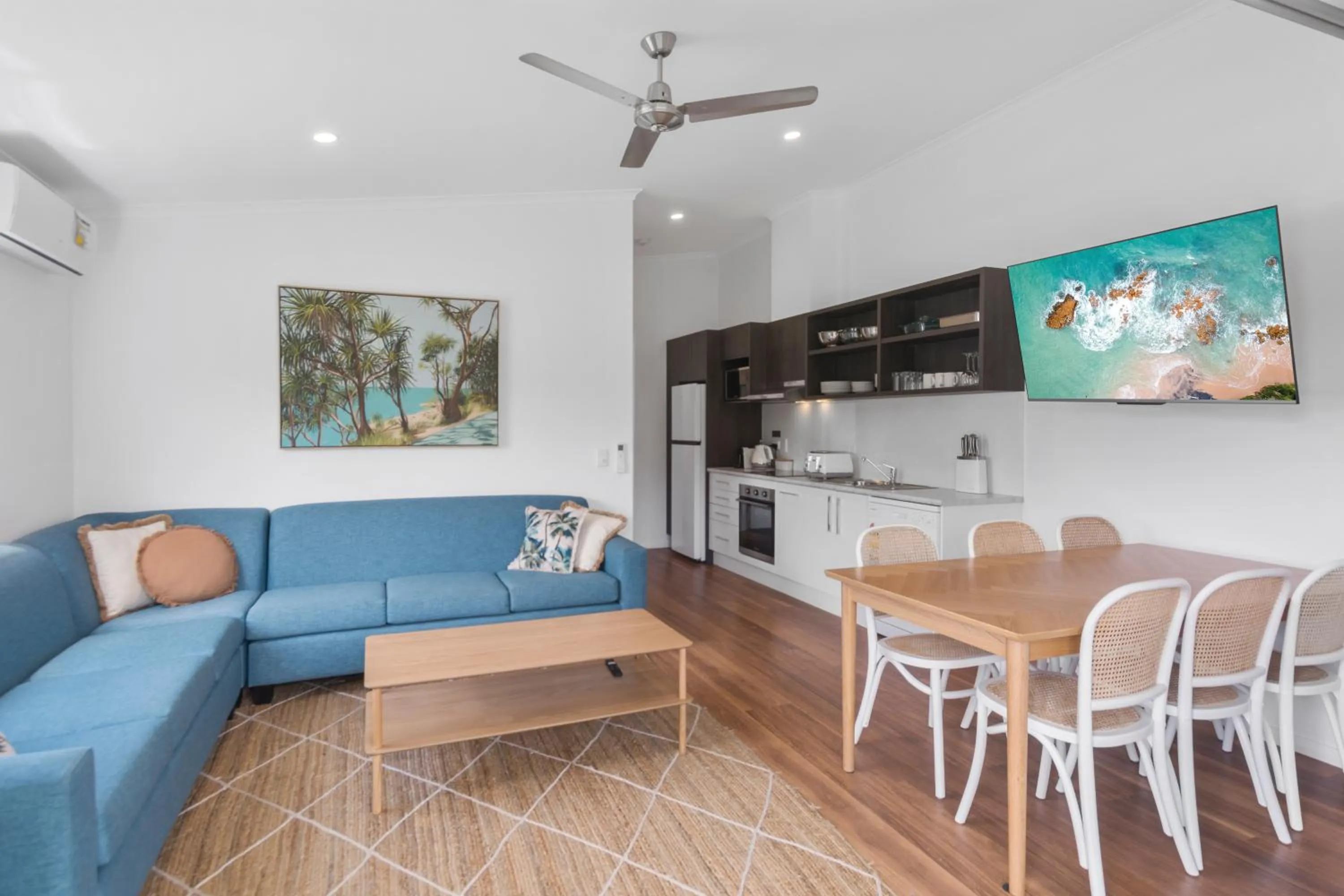 Living room in Ingenia Holidays Lake Conjola