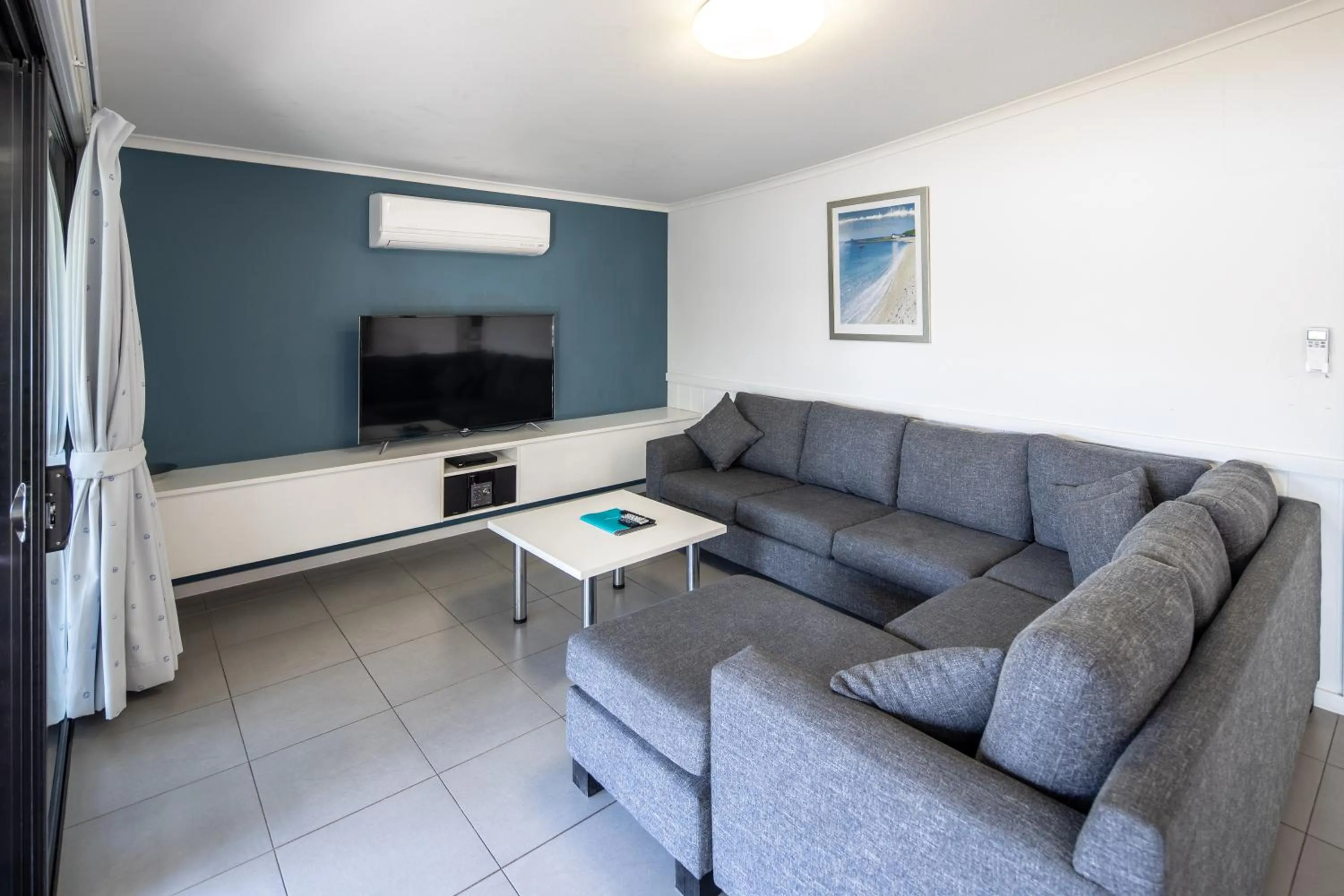 Living room in Ingenia Holidays Lake Conjola