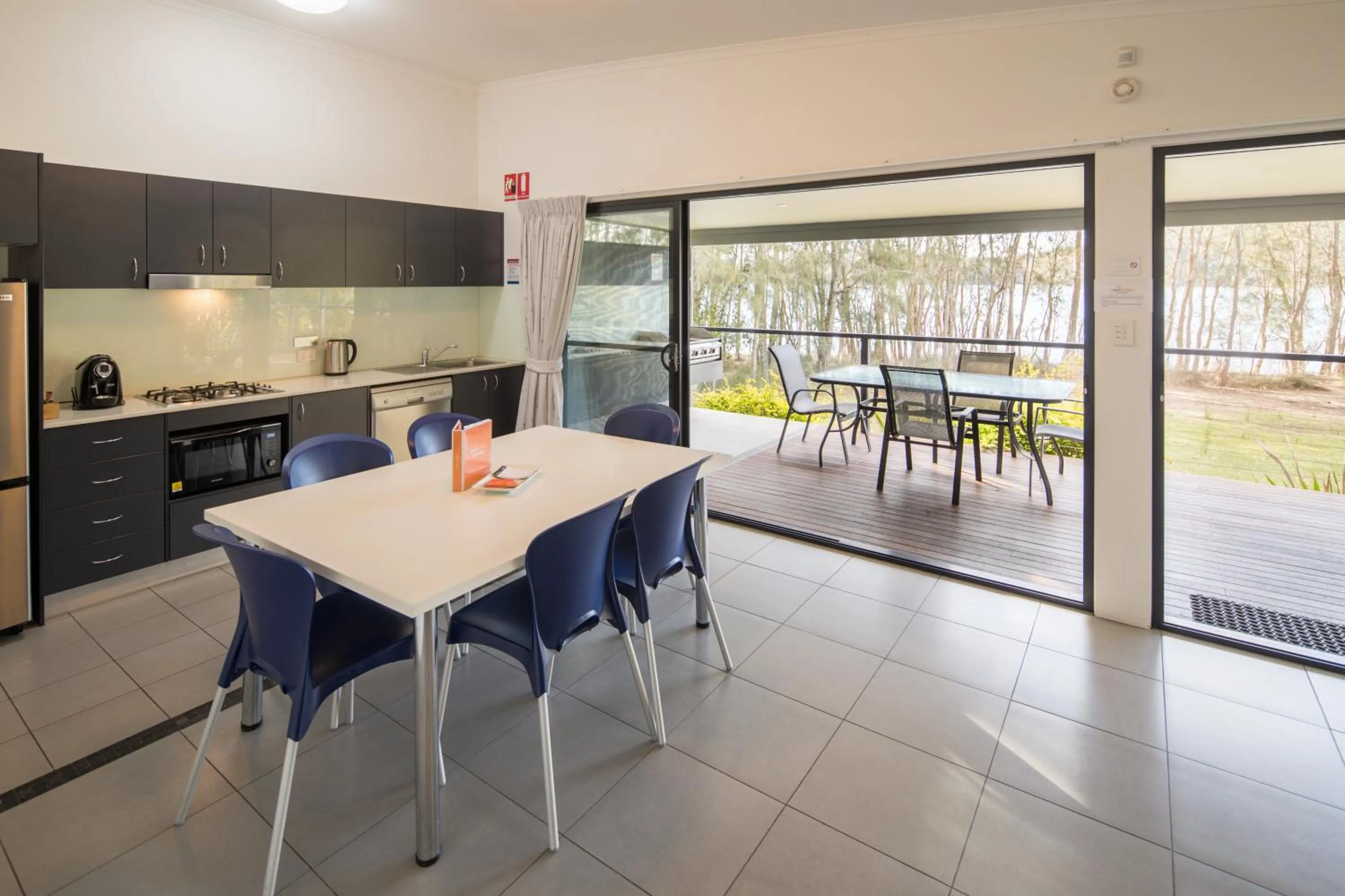 Dining area in Ingenia Holidays Lake Conjola