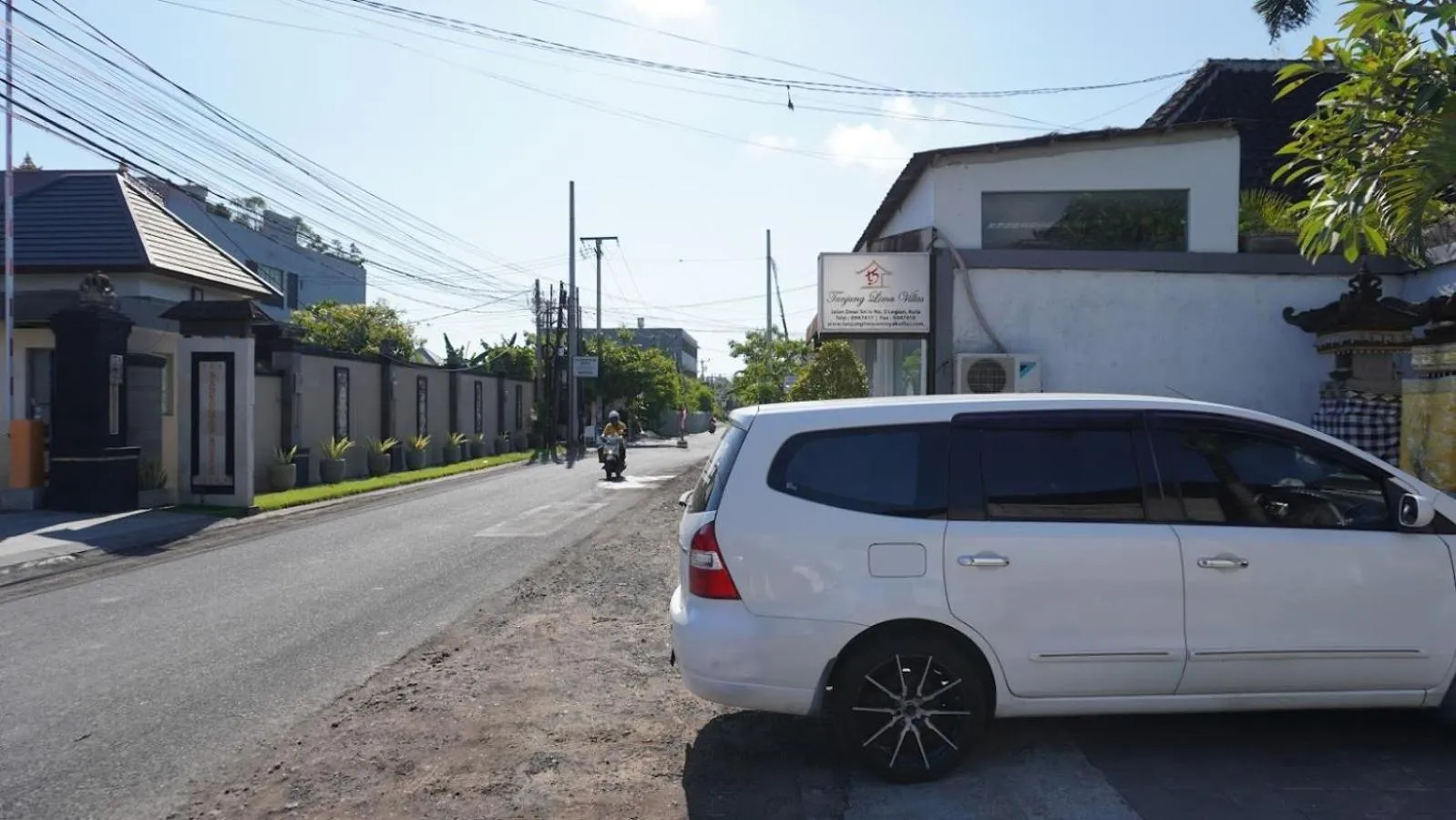 Parking in Tahoma Villas Seminyak by ABM