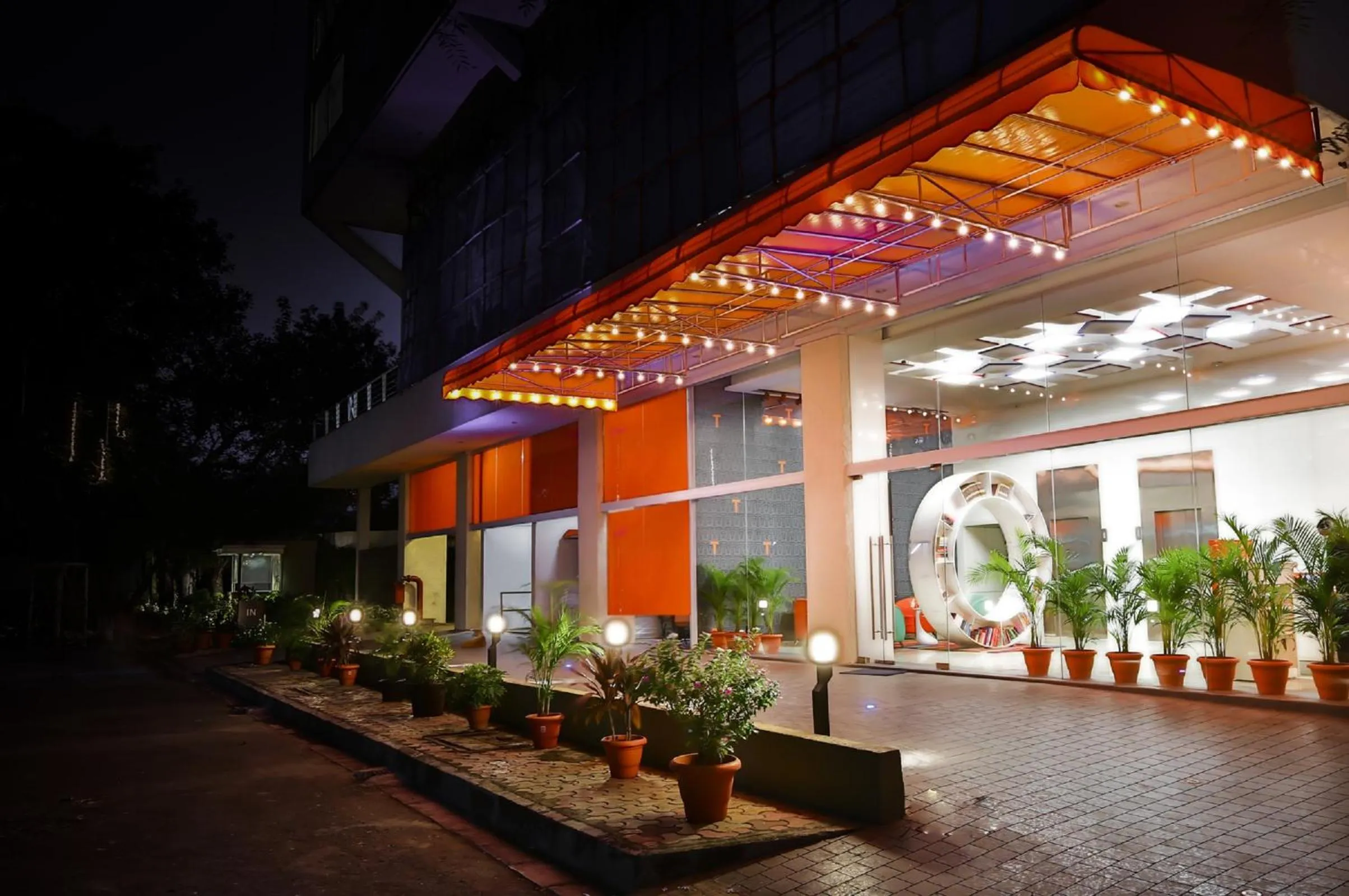 Facade/entrance in T24 Residency Mumbai International Airport Hotel