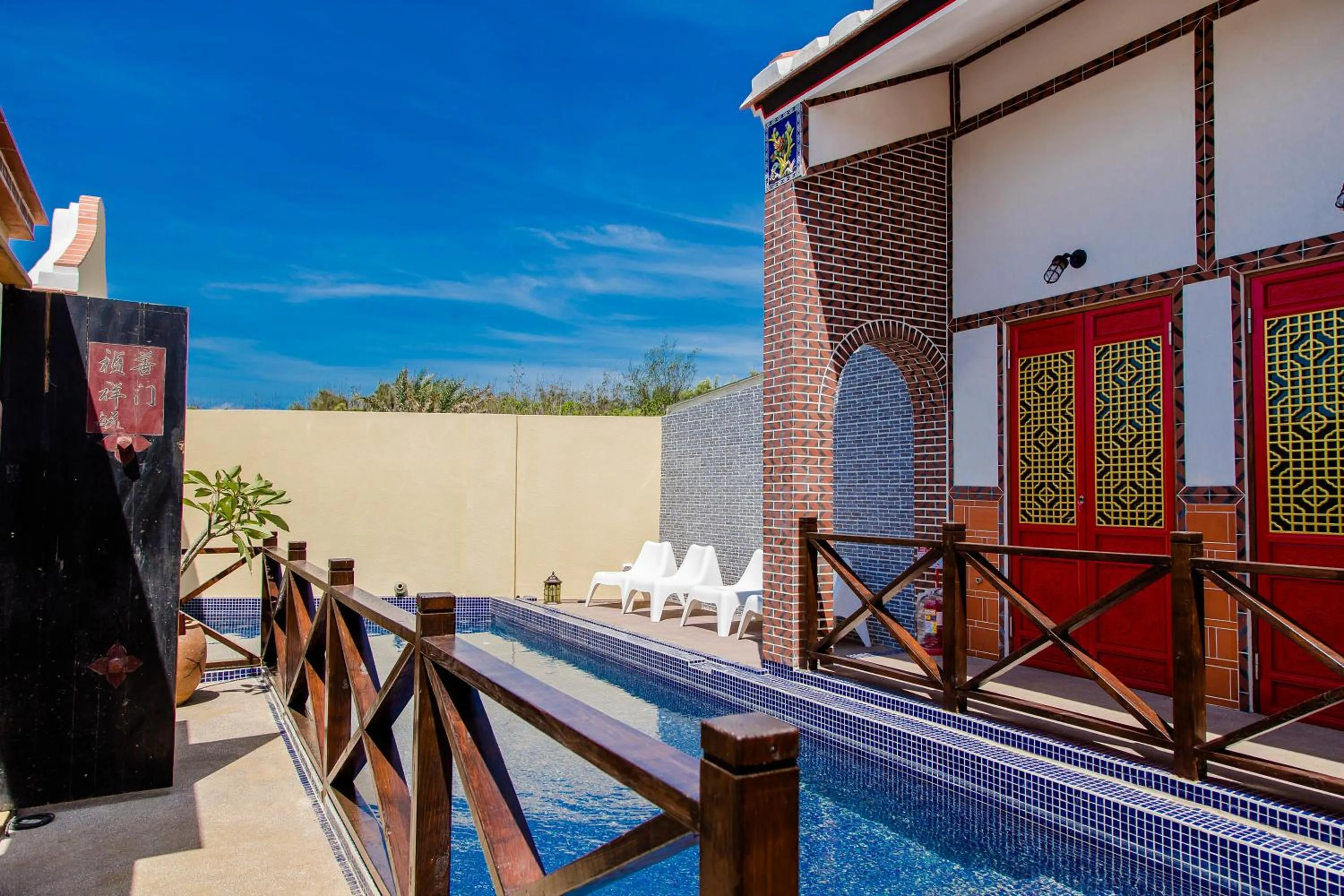 Swimming pool in Murraya Paniculata Villa