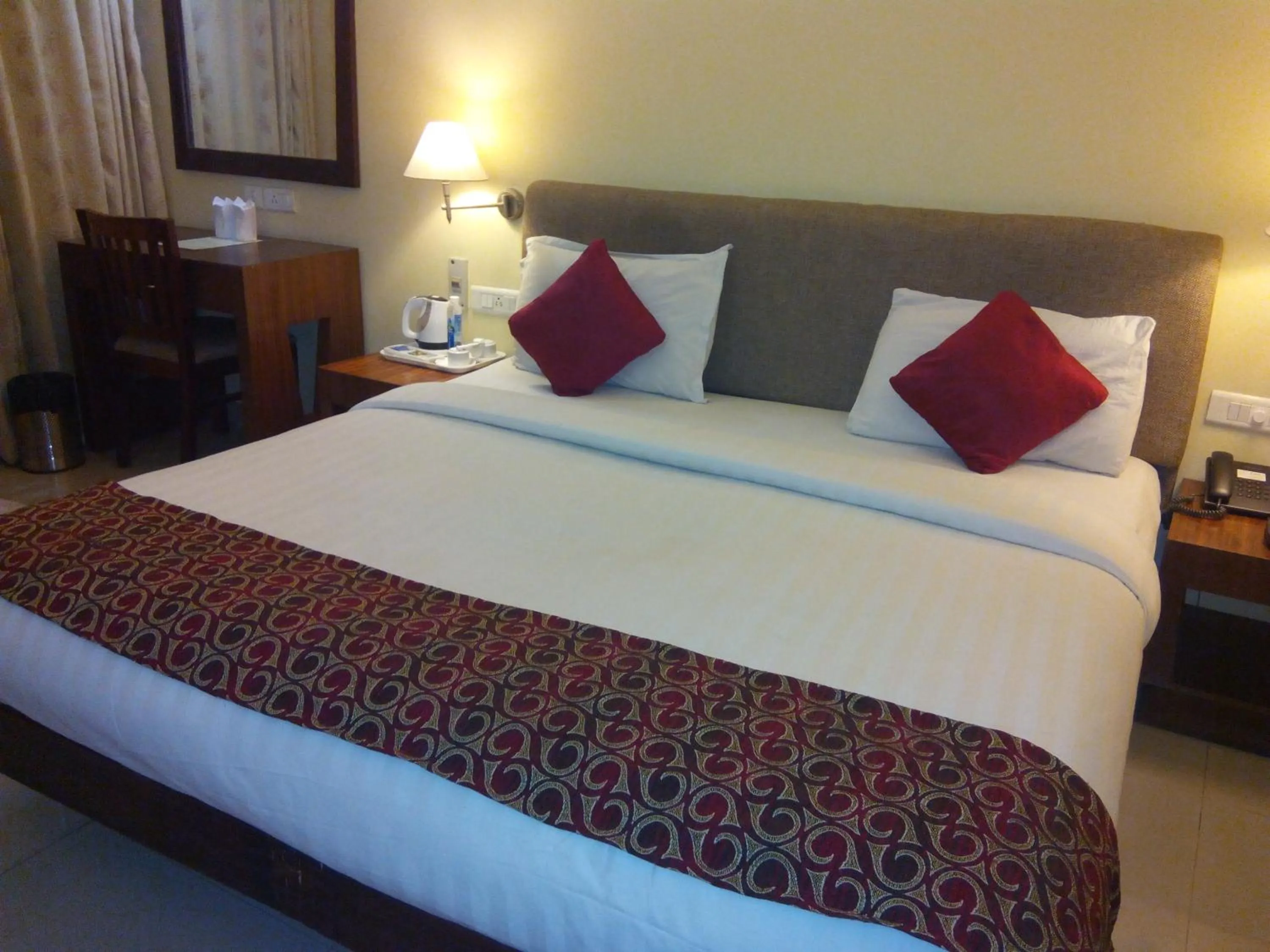 Bed in Park Residency Luxury Business Hotel