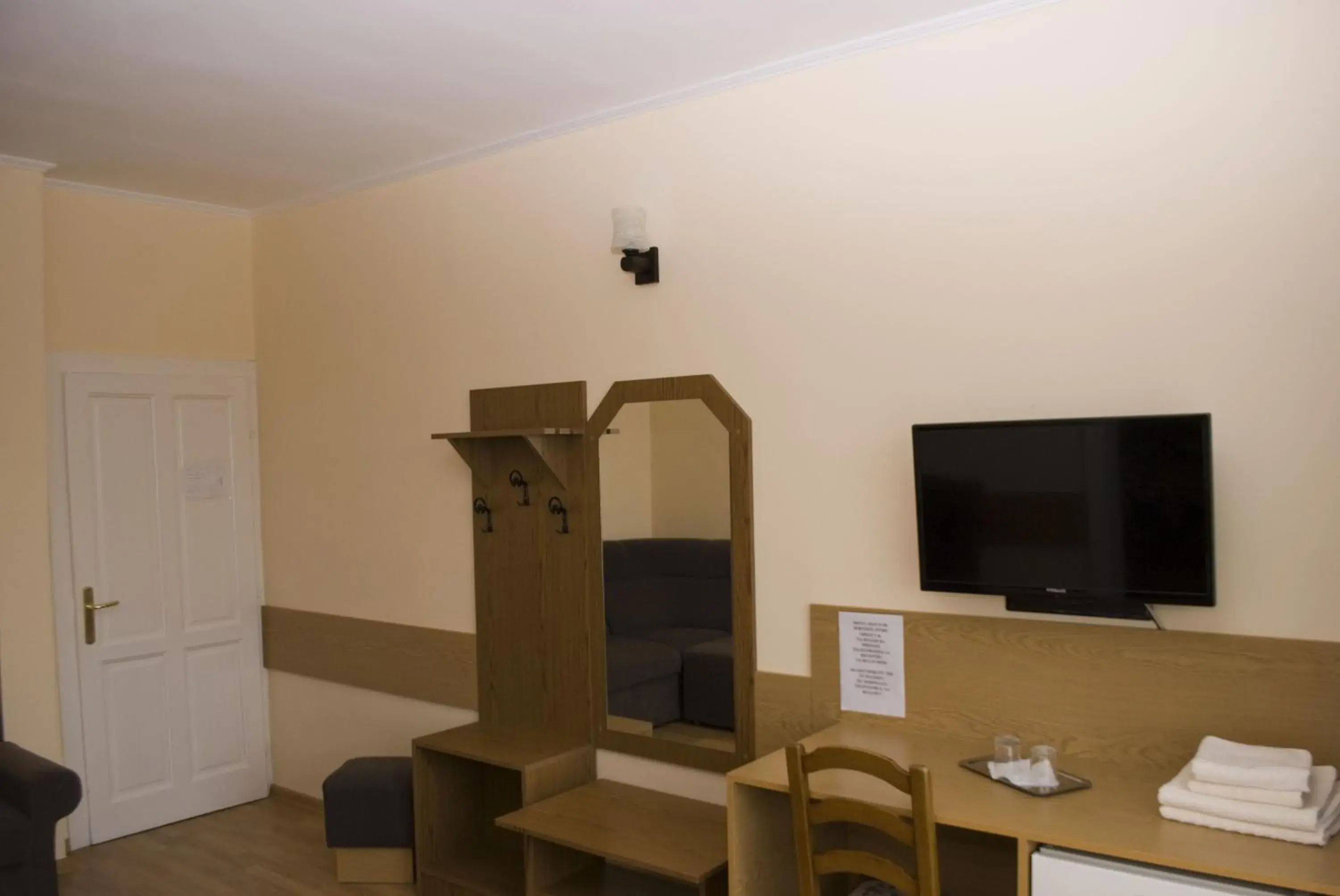 Twin Room - single occupancy in Hotel Perla Twin Room - single occupancy in Hotel Perla