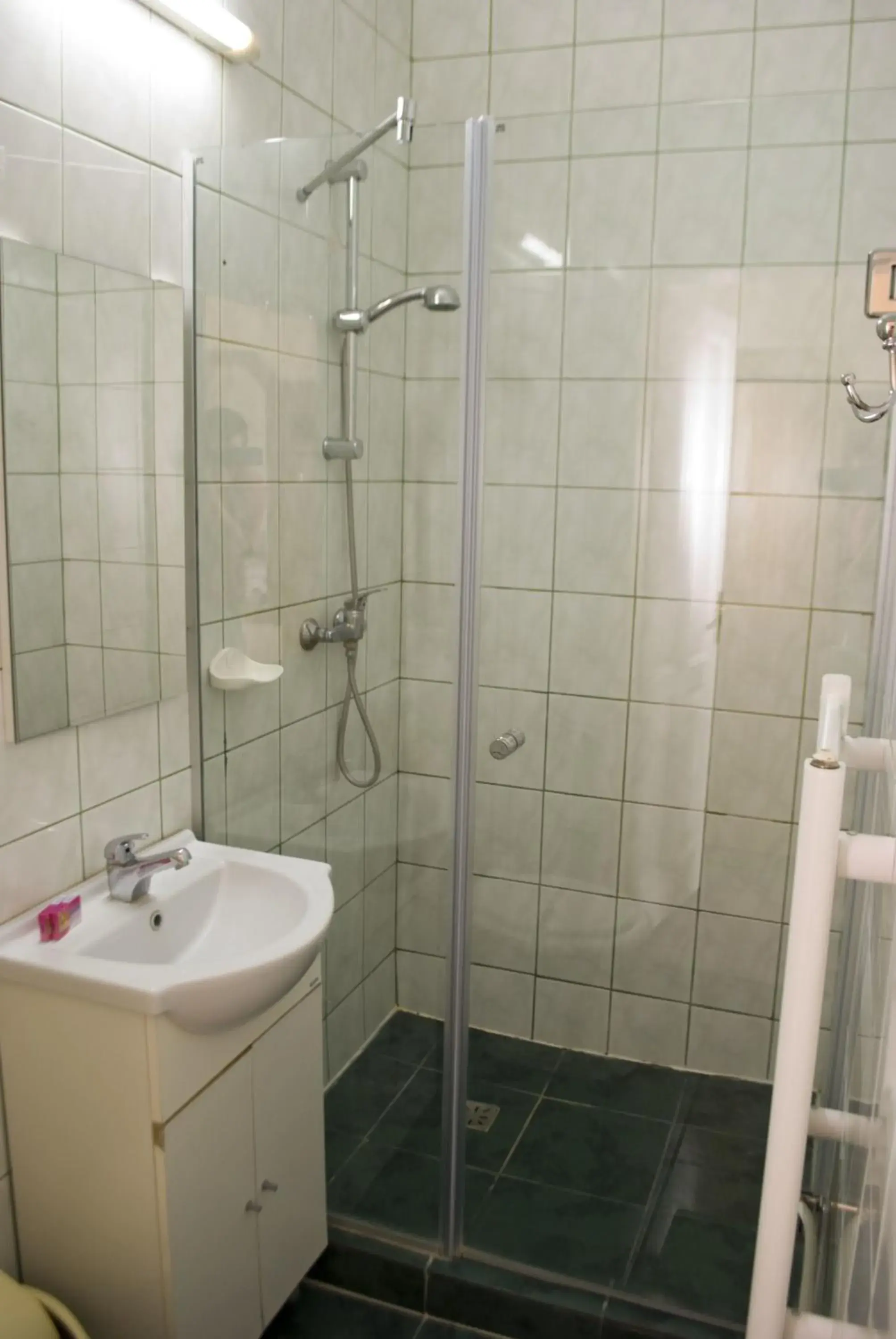 Twin Room - single occupancy in Hotel Perla Twin Room - single occupancy in Hotel Perla