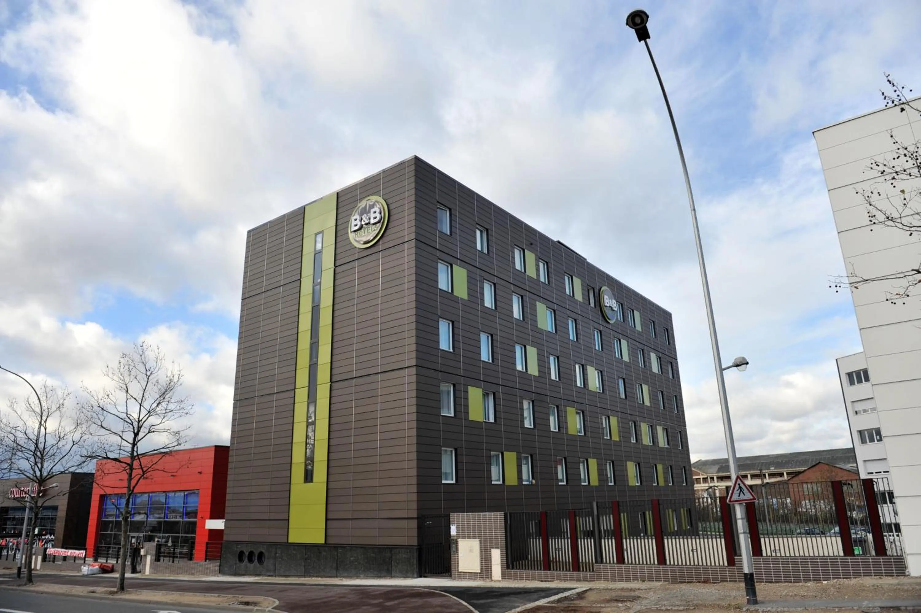 Property building in B&B HOTEL Paris Le Bourget
