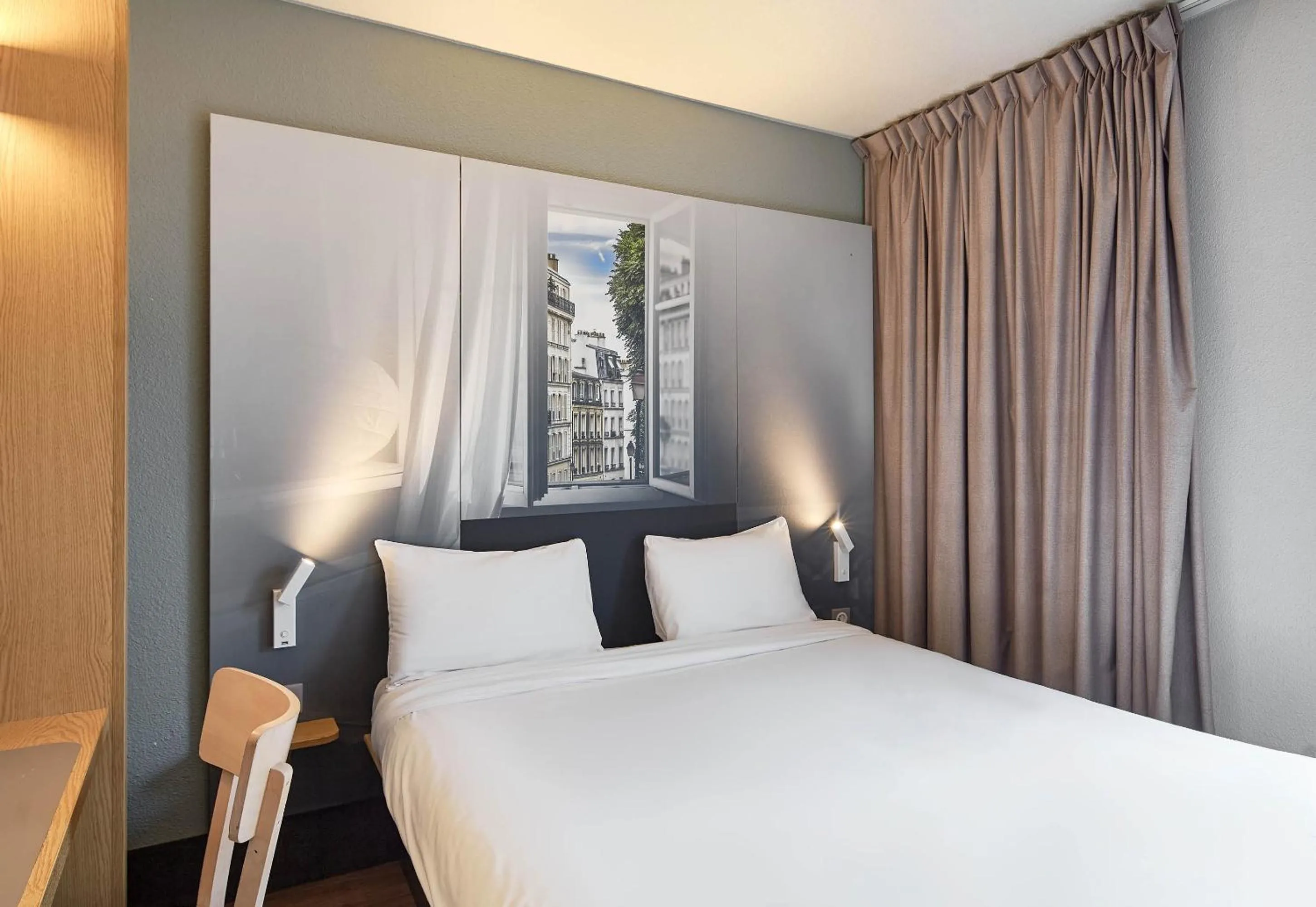 Bedroom, Bed in B&B HOTEL Paris Le Bourget