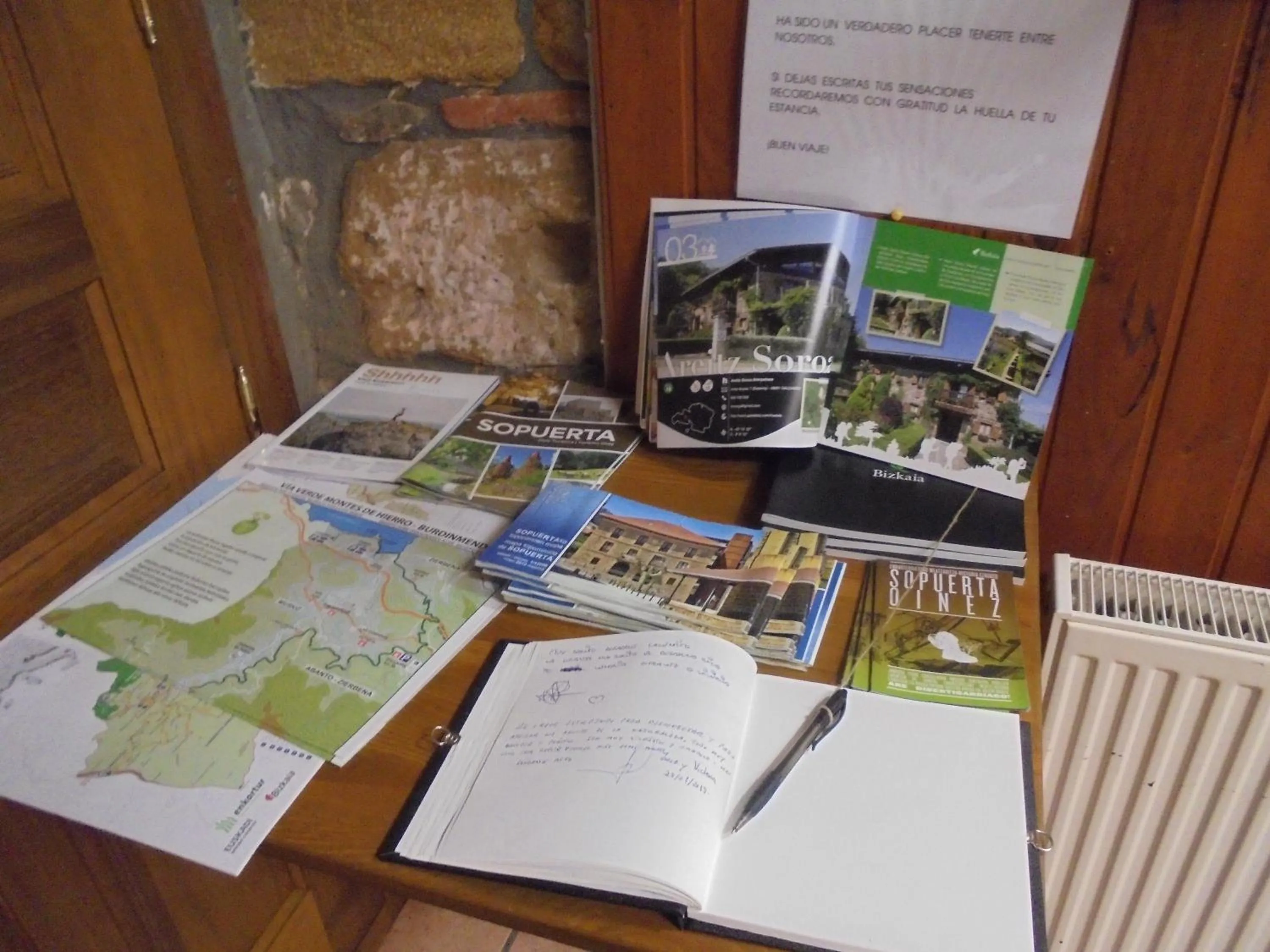 Lobby or reception in Albergue Areitz Soroa