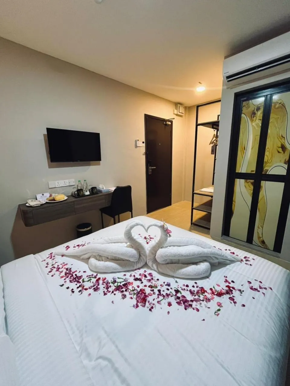 Bed in Royal Guest House RGH