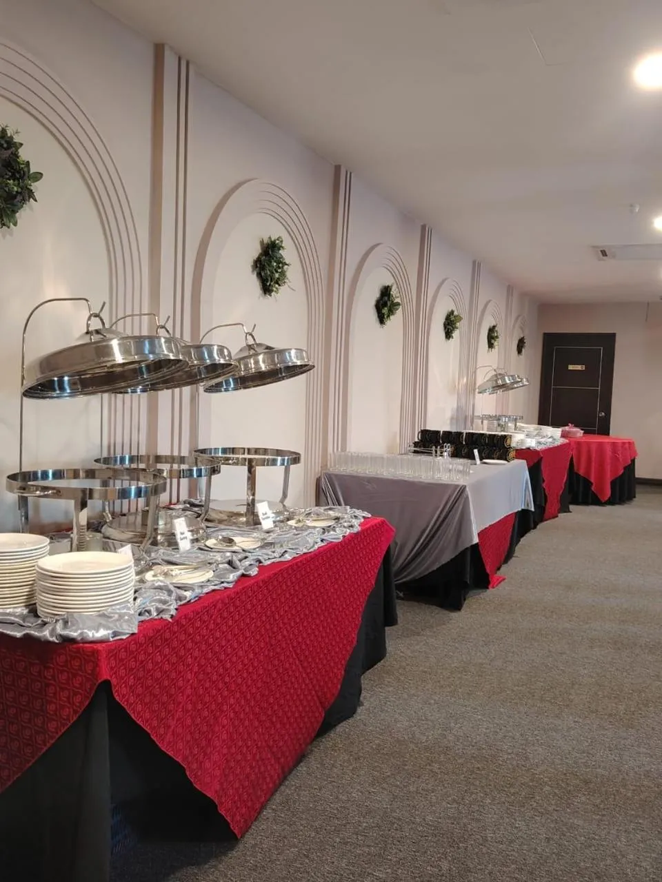 Food and drinks in Royal Guest House RGH
