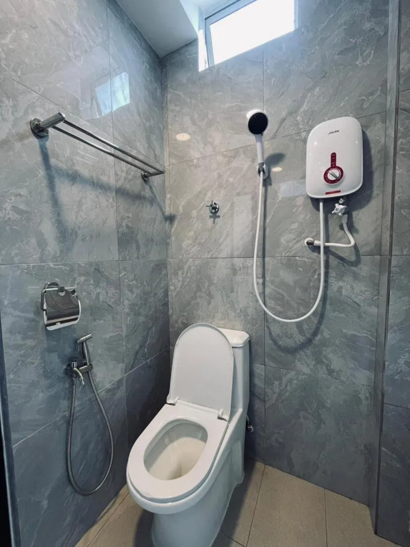 Shower in Royal Guest House RGH
