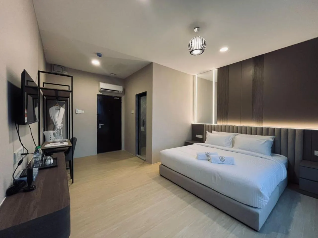Seating area, Bed in Royal Guest House RGH