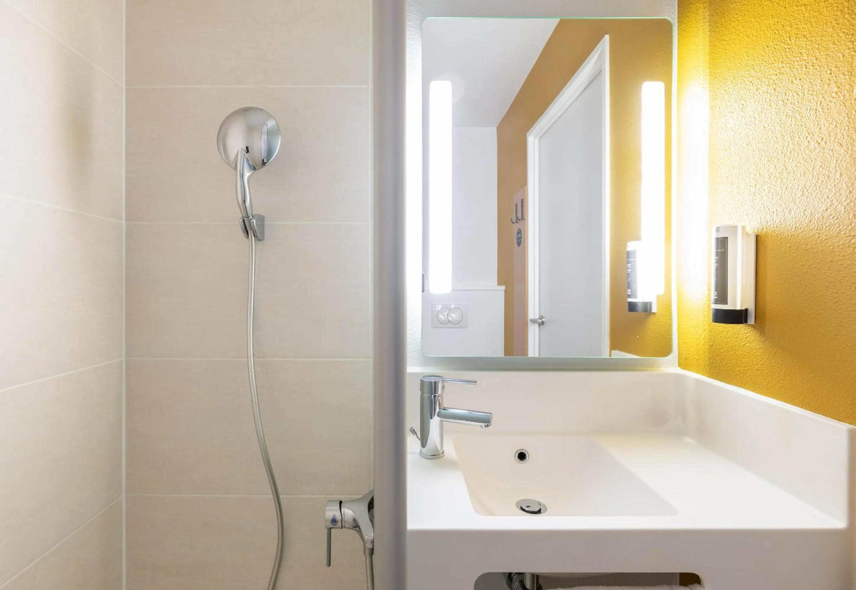 Bathroom in B&B HOTEL Lyon Ouest Tassin