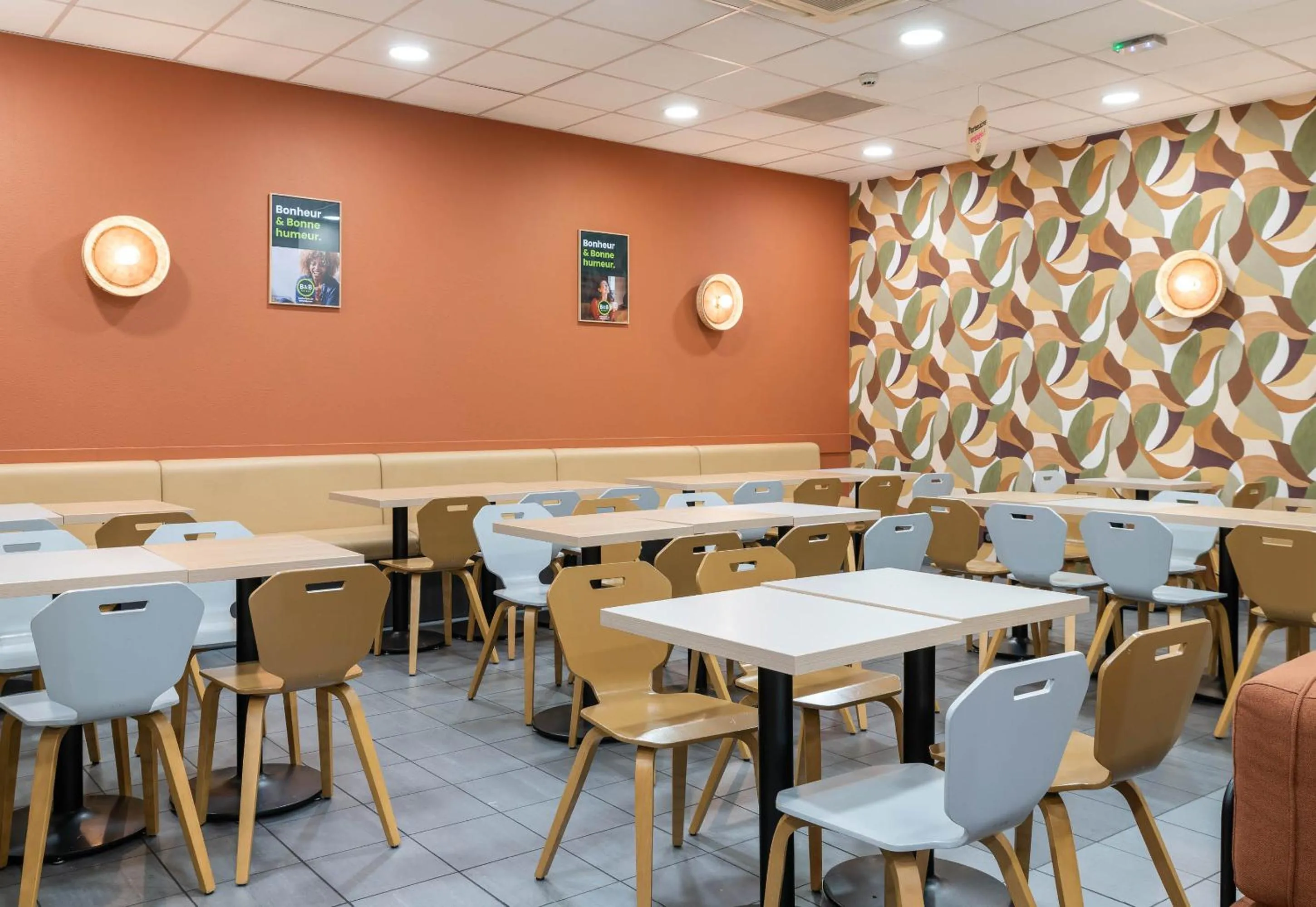 Restaurant/places to eat in B&B HOTEL Lyon Ouest Tassin