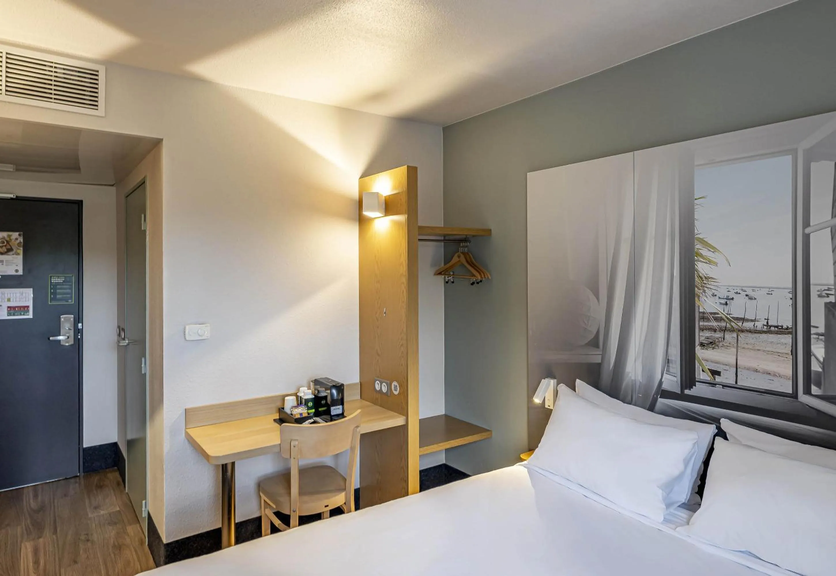 Bedroom, Bed in B&B HOTEL Arcachon Gujan-Mestras