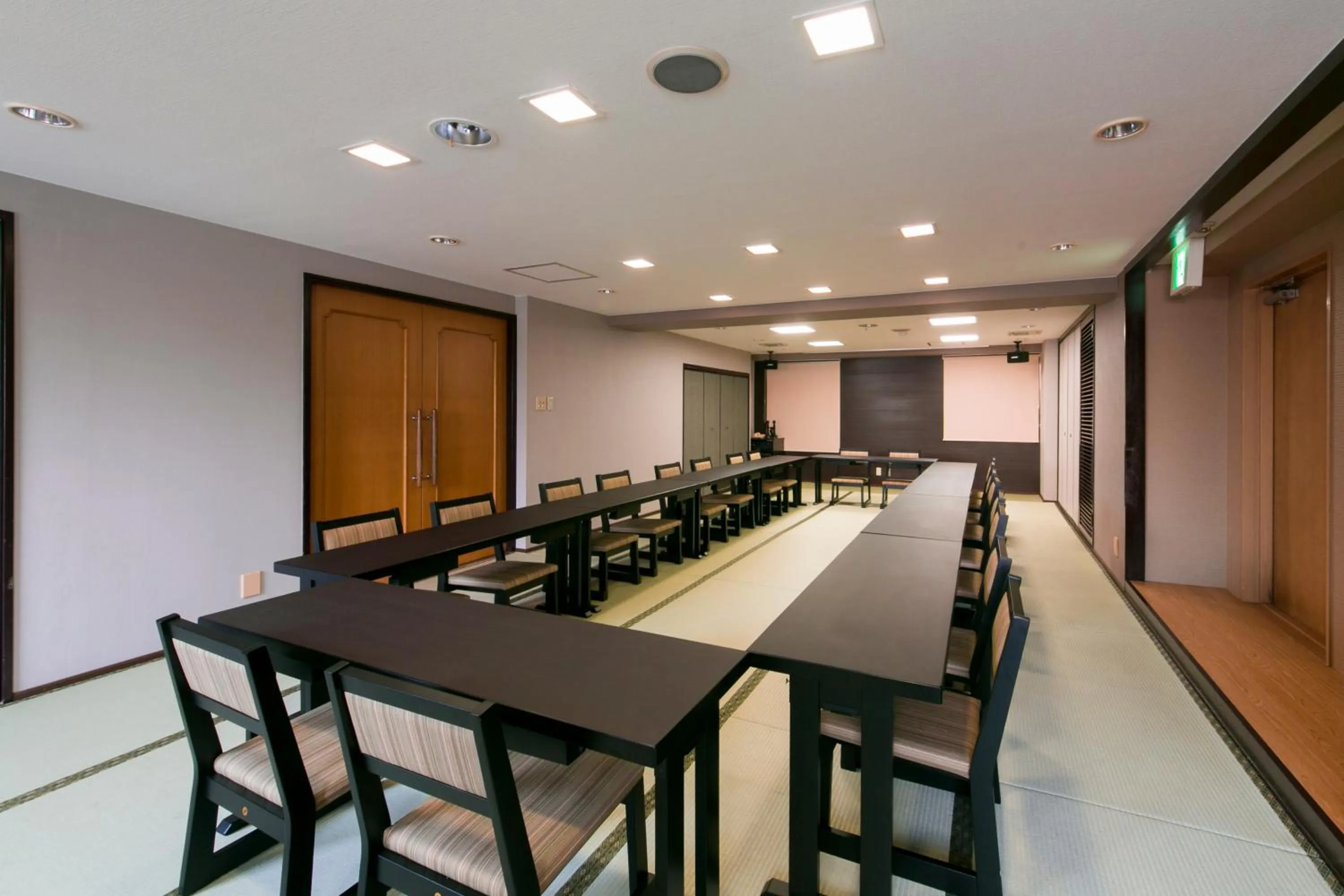Meeting/conference room in Plaza Hotel Toyota