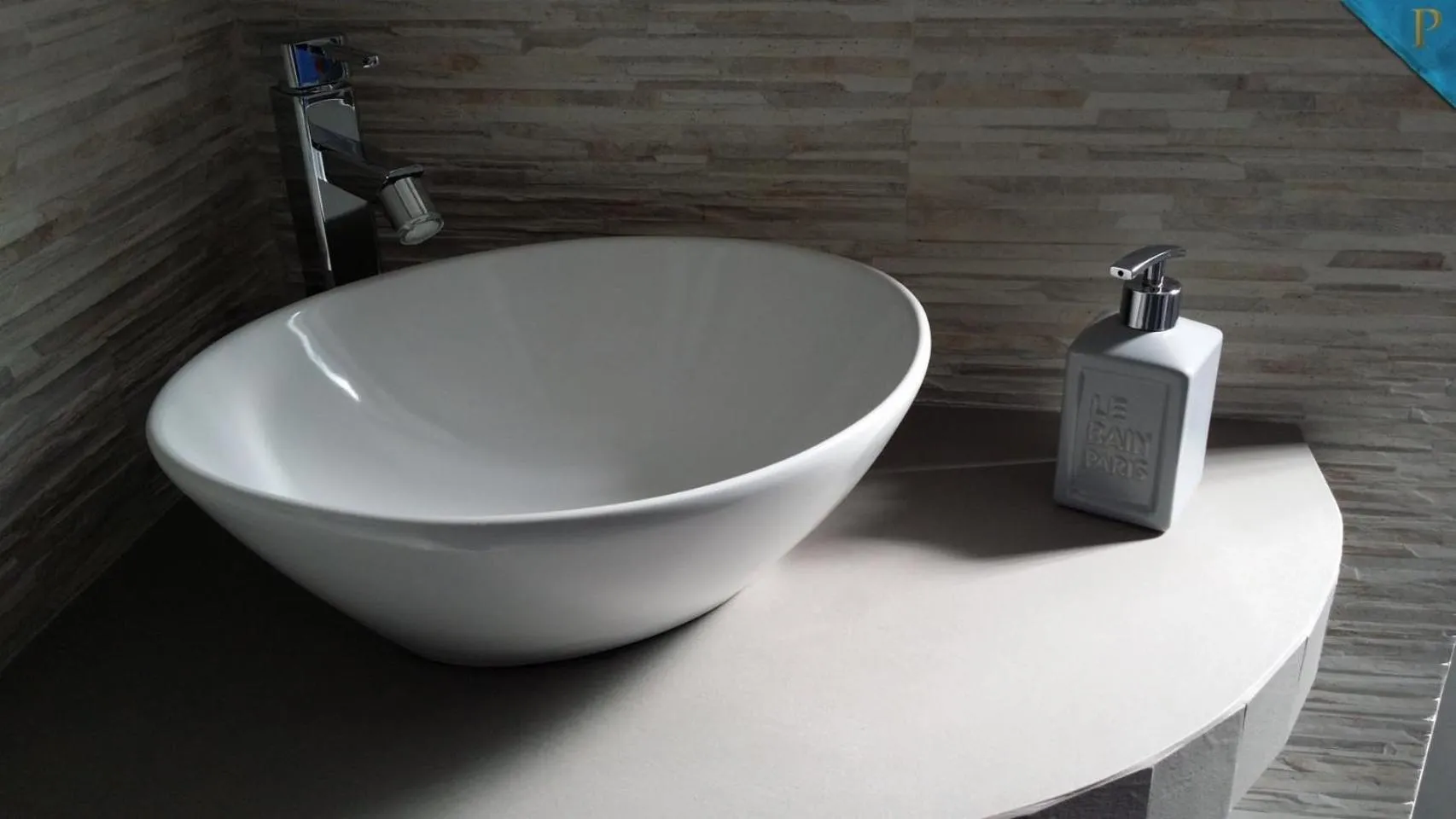 Bathroom in Piccolotel