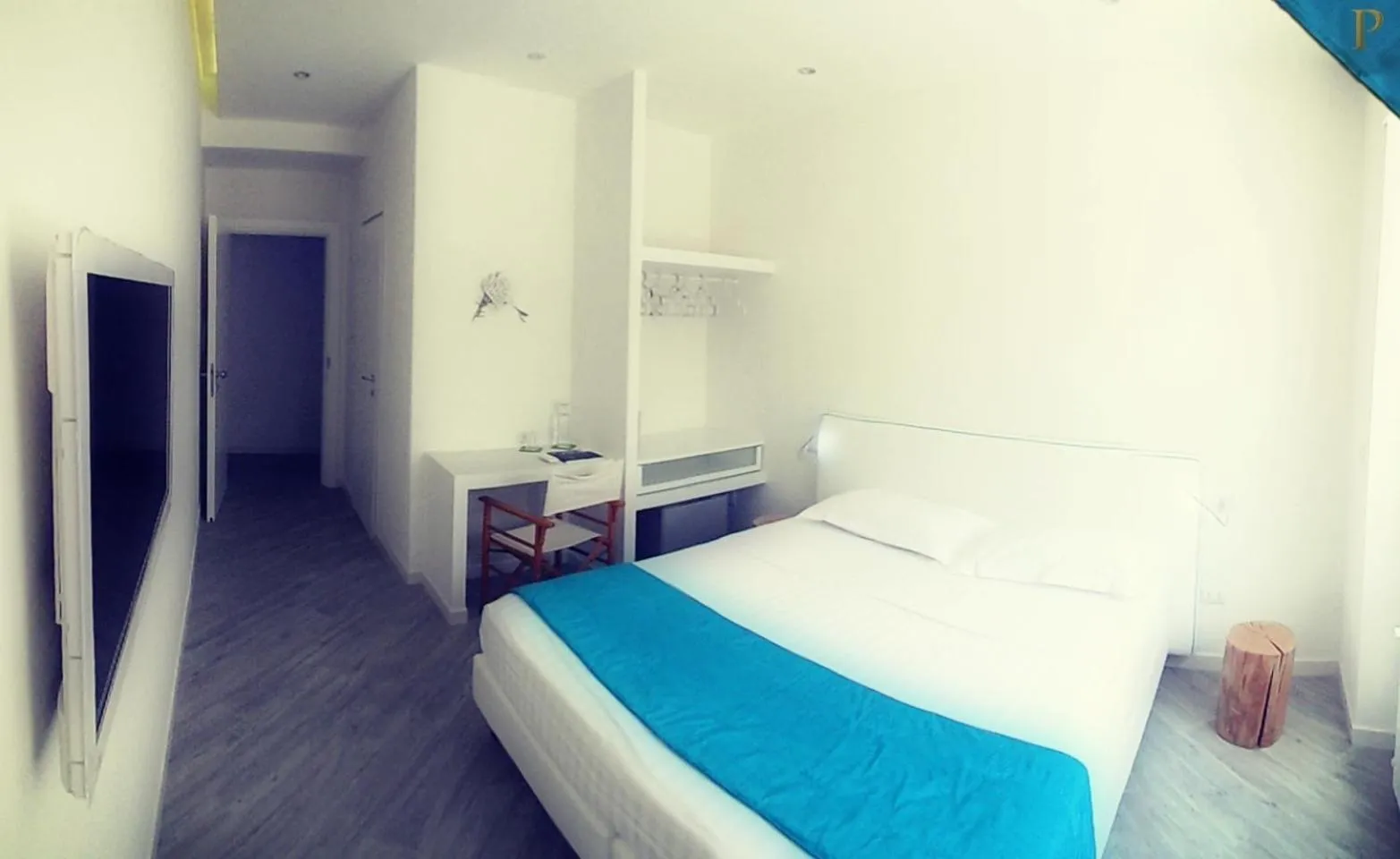 Photo of the whole room, Bed in Piccolotel