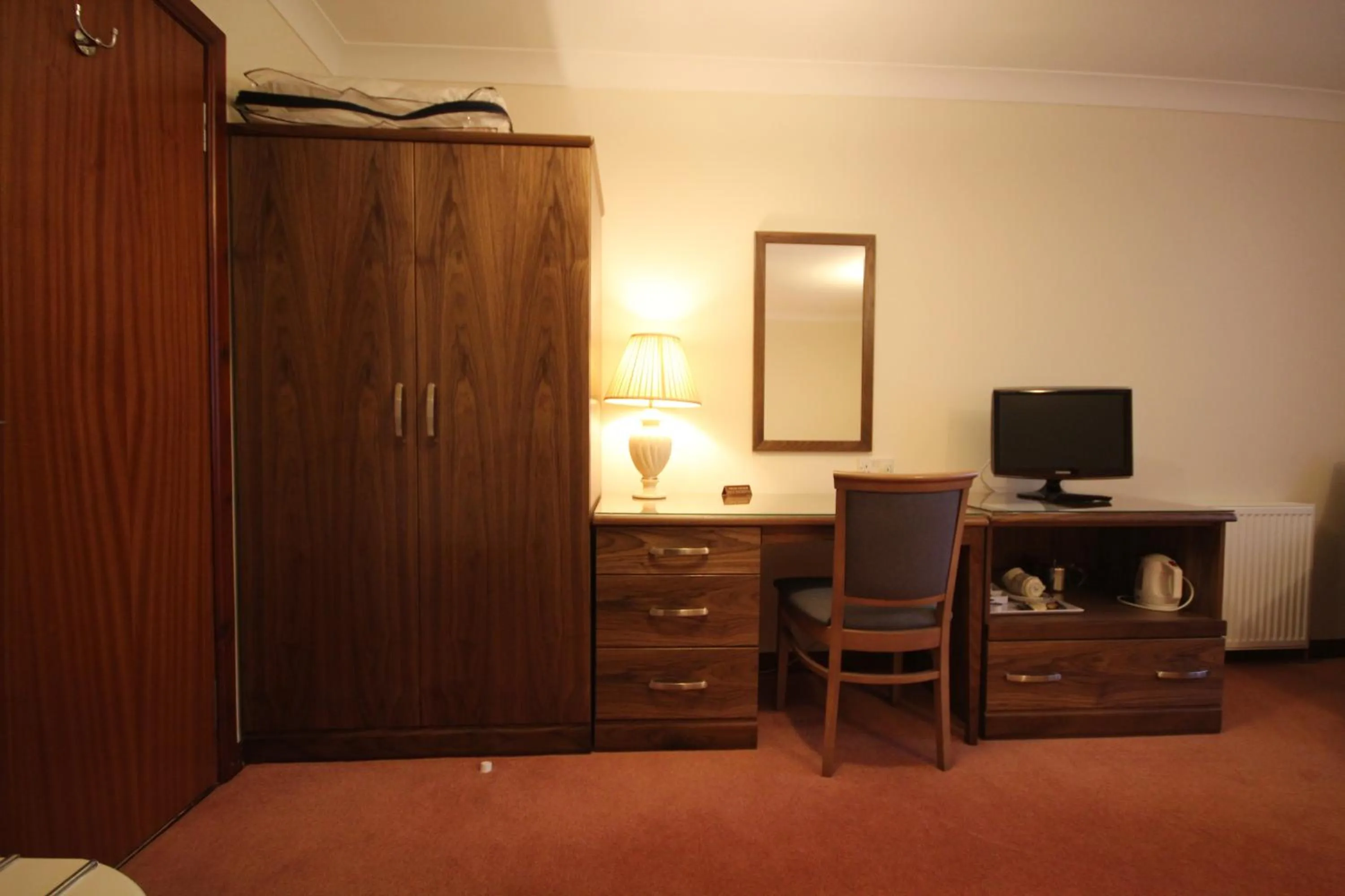 TV and multimedia in Strathburn Hotel Inverurie by Compass Hospitality